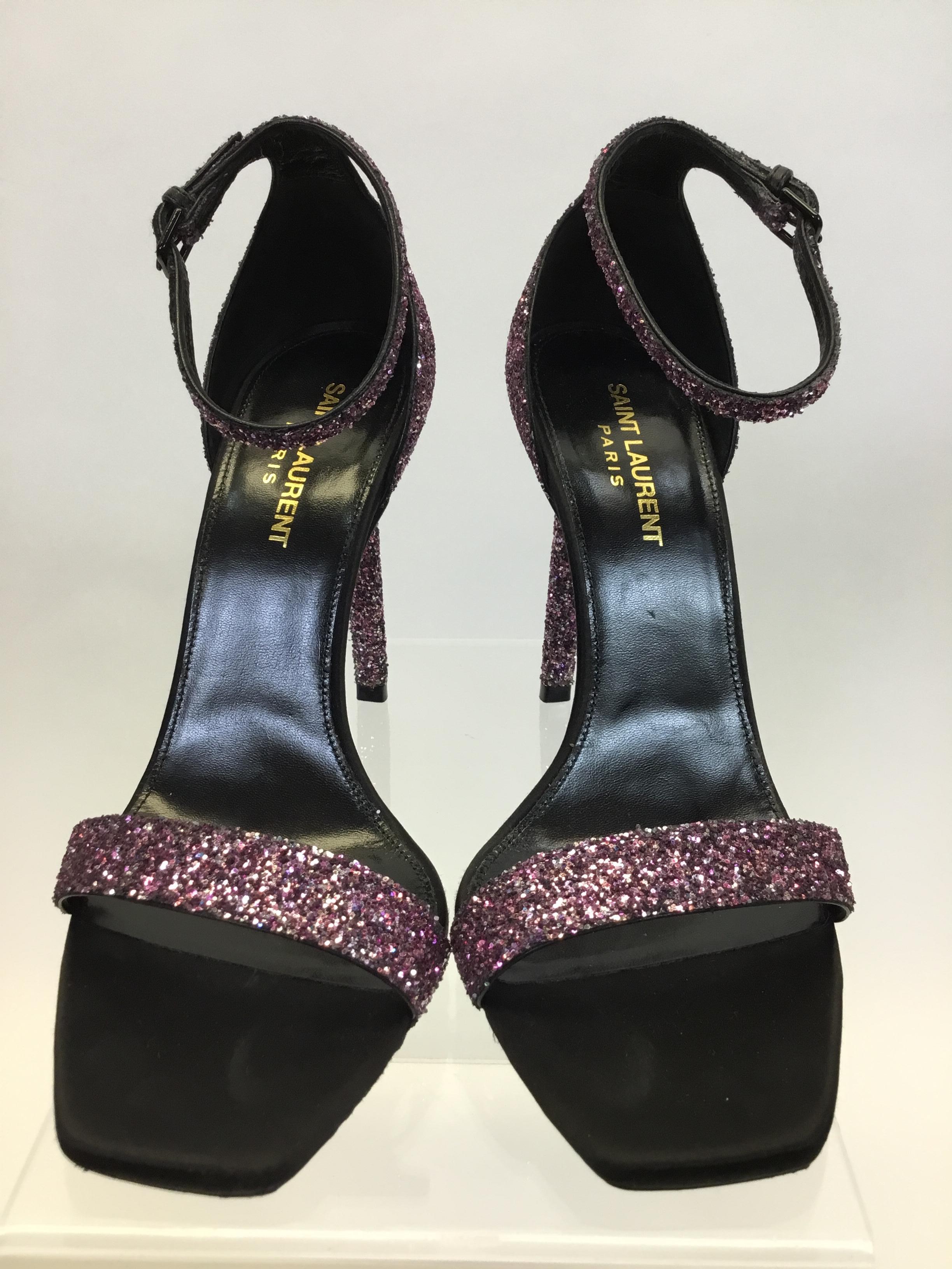 Saint Laurent Pink and Purple Beaded Heel
$399
Made in Italy
Size 38
4.25