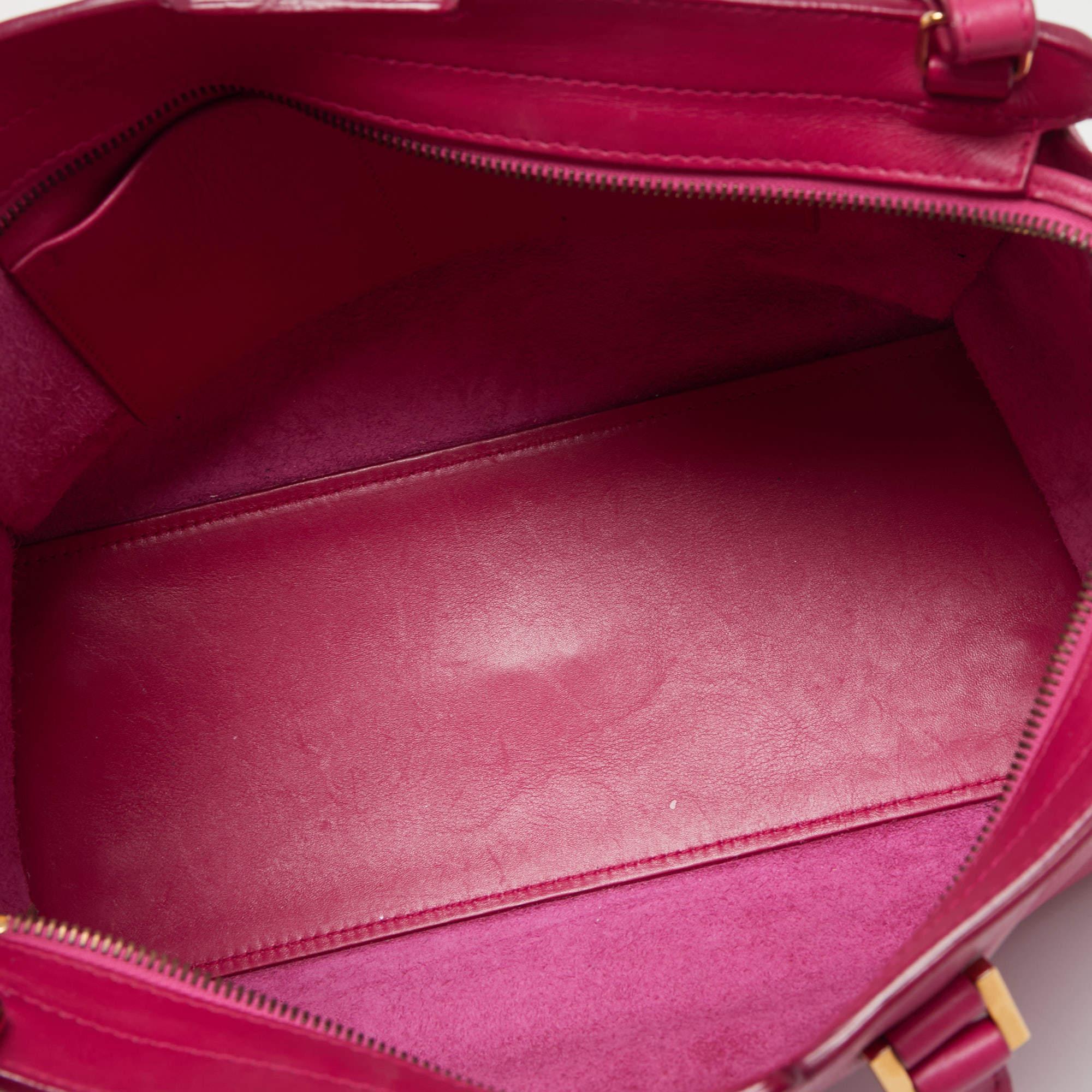 Saint Laurent - Petit sac cabas Chyc en cuir grainé rose en vente 9