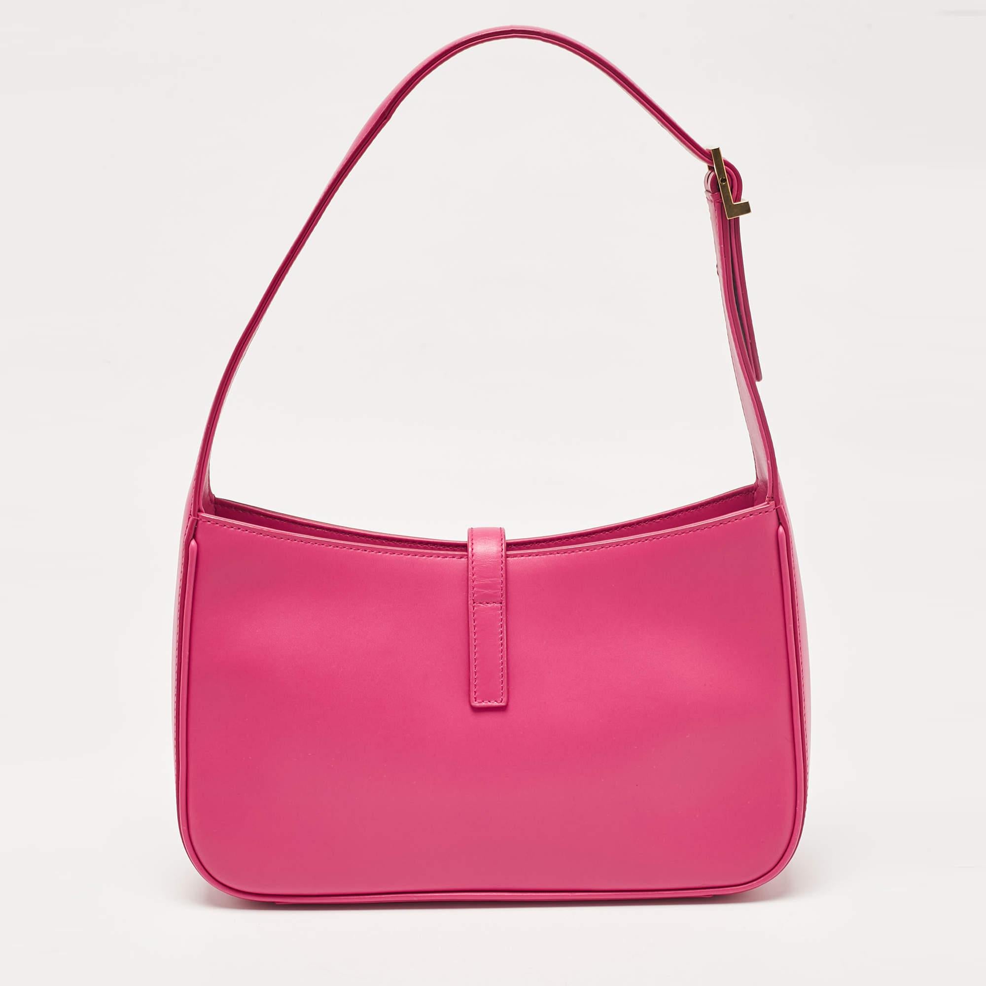 Saint Laurent Rosa Leder LE 5 À 7 Umhängetasche im Zustand „Hervorragend“ in Dubai, Al Qouz 2