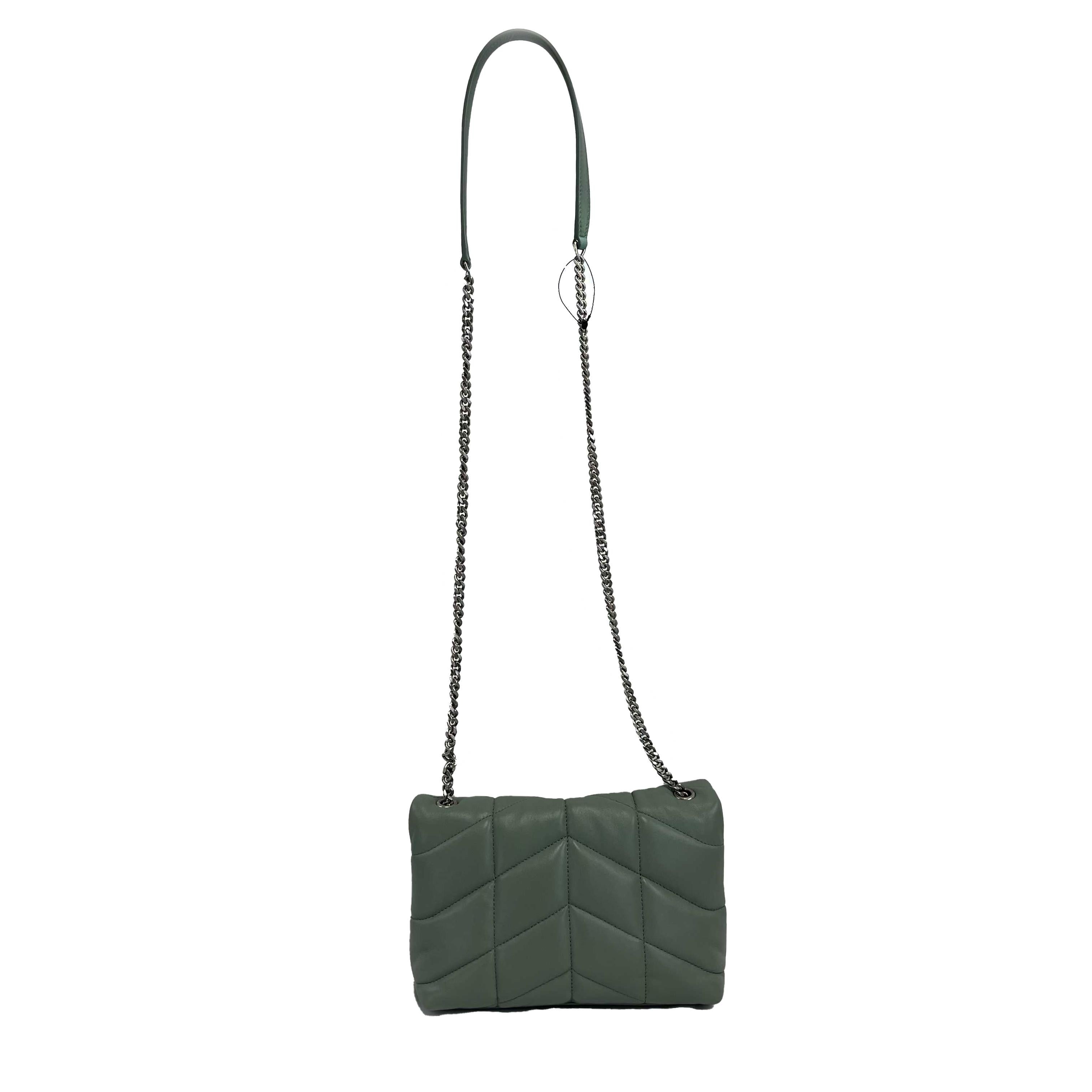 Saint Laurent - Puffer Mint Quilted Leather Mint Green / Silver Toy Crossbody

Description

Saint Laurent's 'Puffer Toy' shoulder bag in green is crafted from lambskin leather and finished with a signature YSL logo. The interior offers neat storage