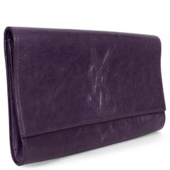 Pochette BELLE DE JOUR in pelle viola di SAINT LAURENT