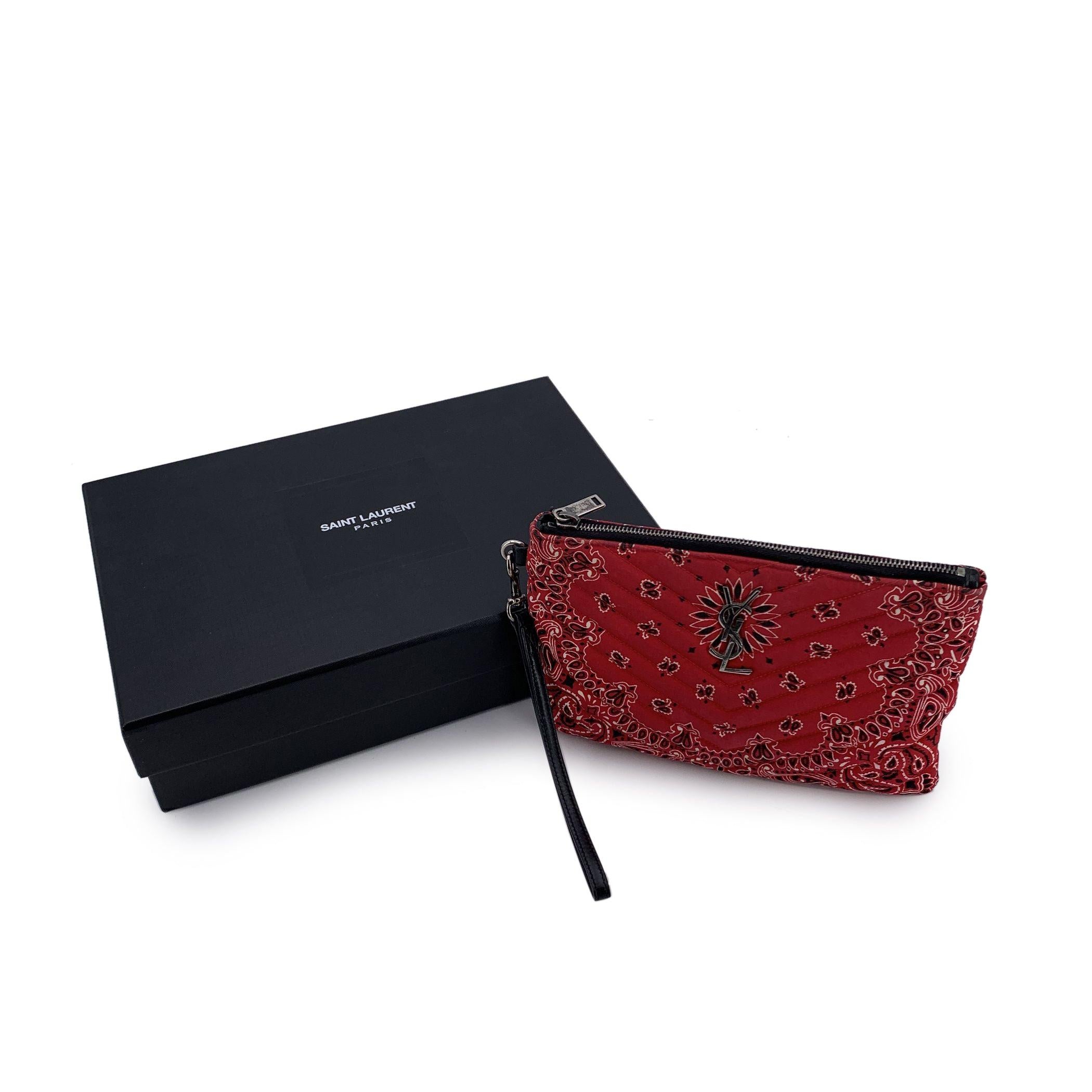 Saint Laurent pochette/pochette en toile imprimée bandana rouge Pour femmes en vente