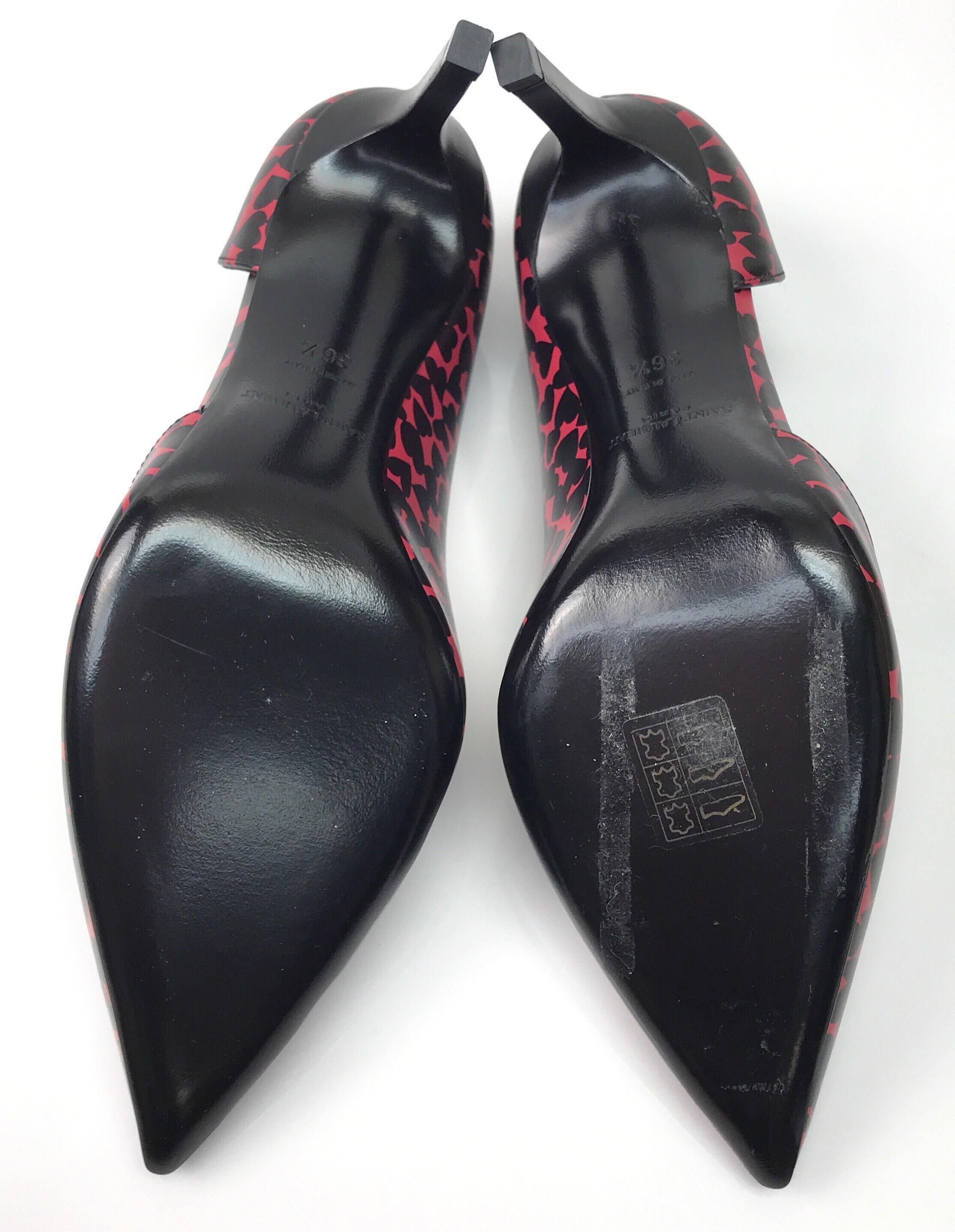 Saint Laurent Red & Black Heart Pumps-36.5 In New Condition In West Palm Beach, FL