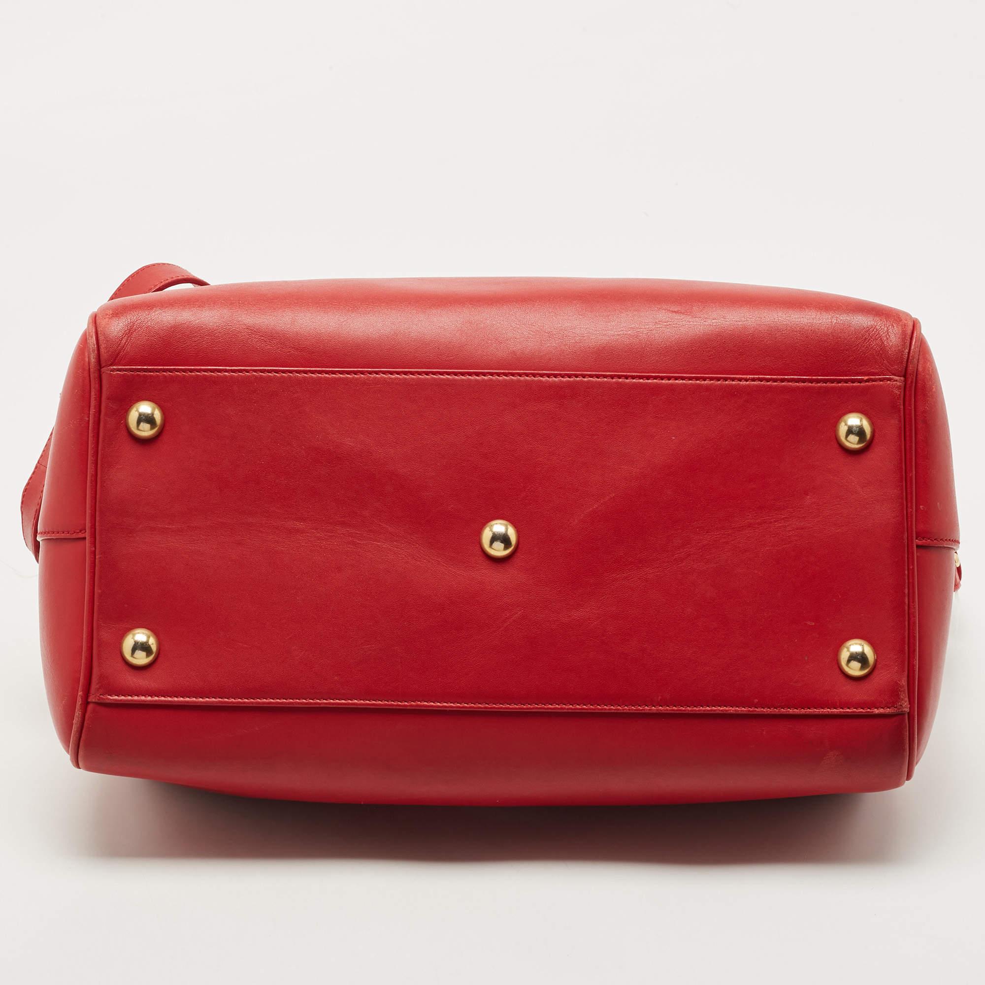 Women's Saint Laurent Red Leather Classic 6 Duffle Bag