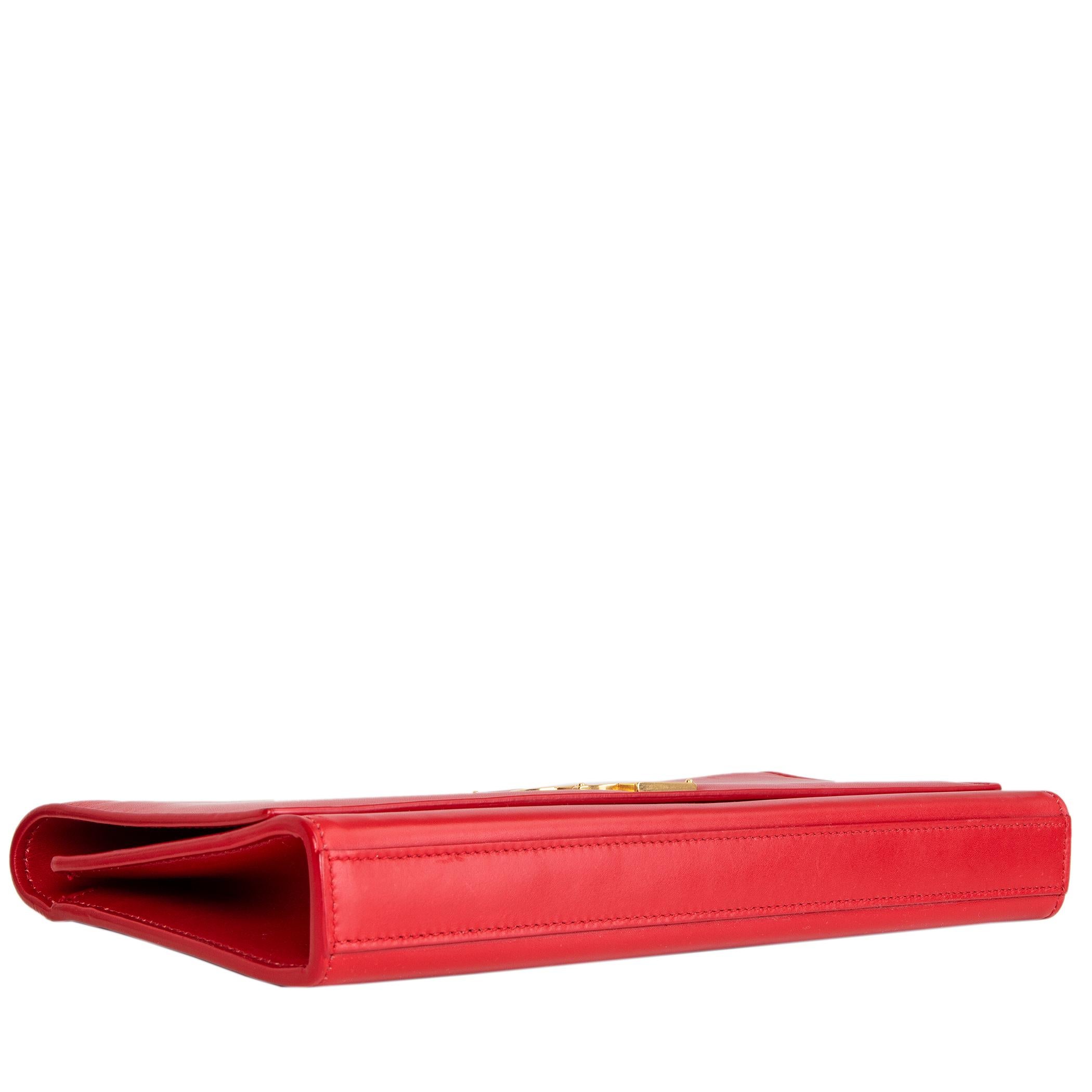 SAINT LAURENT red leather KATE FLAP Clutch Bag In New Condition In Zürich, CH