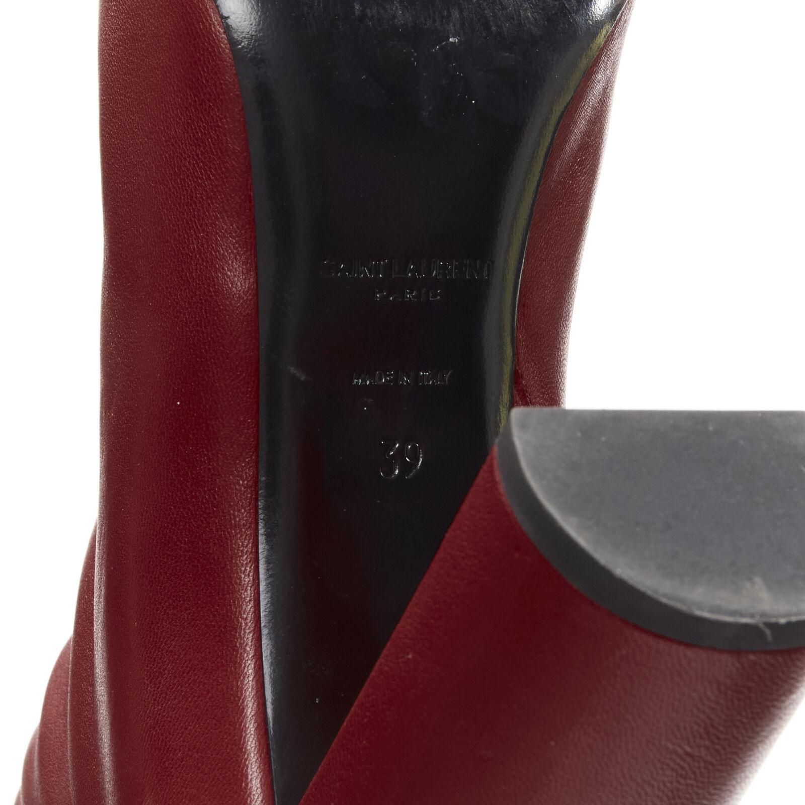 Bottines Saint-Laurent à talons en cuir rouge à bout pointu EU39 US9 en vente 5