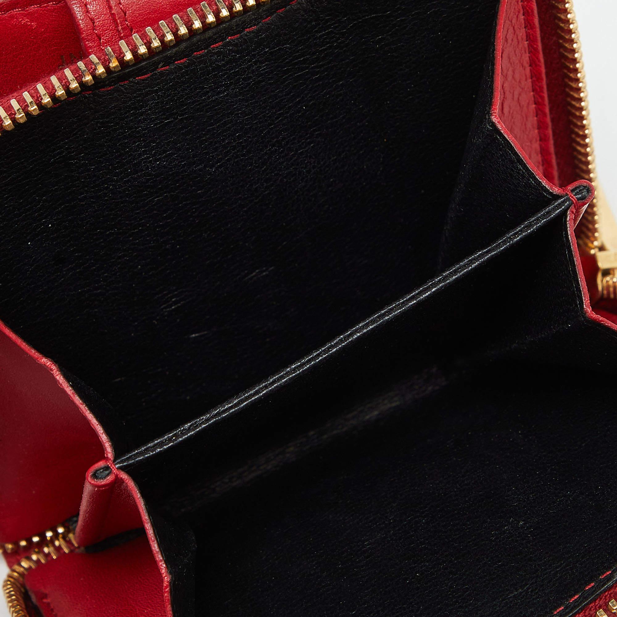 Saint Laurent Portafoglio compatto con zip linea Y in pelle rossa in vendita 2