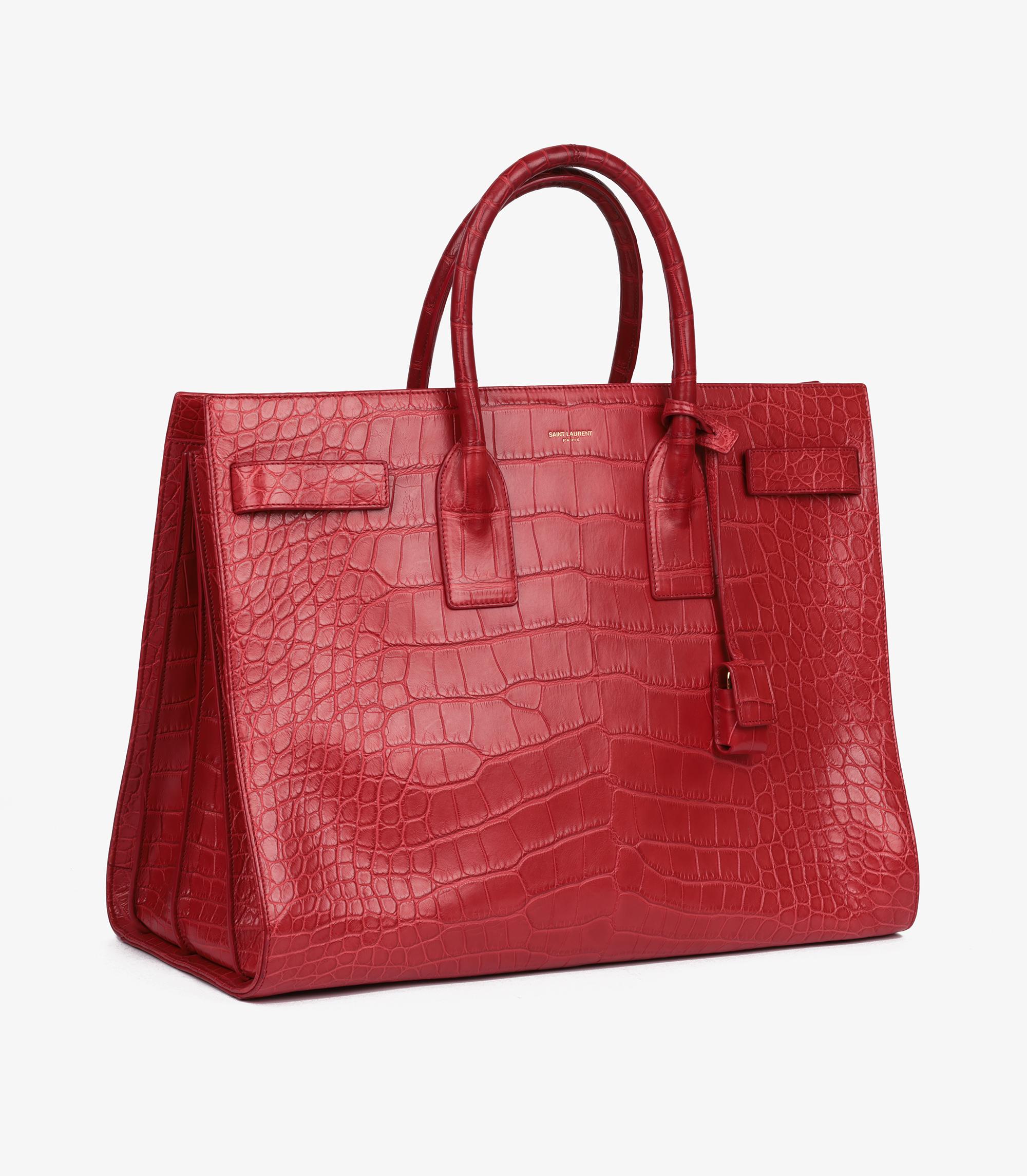 Saint Laurent Red Matte Crocodile Emobssed Calfskin Leather Large Sac De Jour Rojo en venta