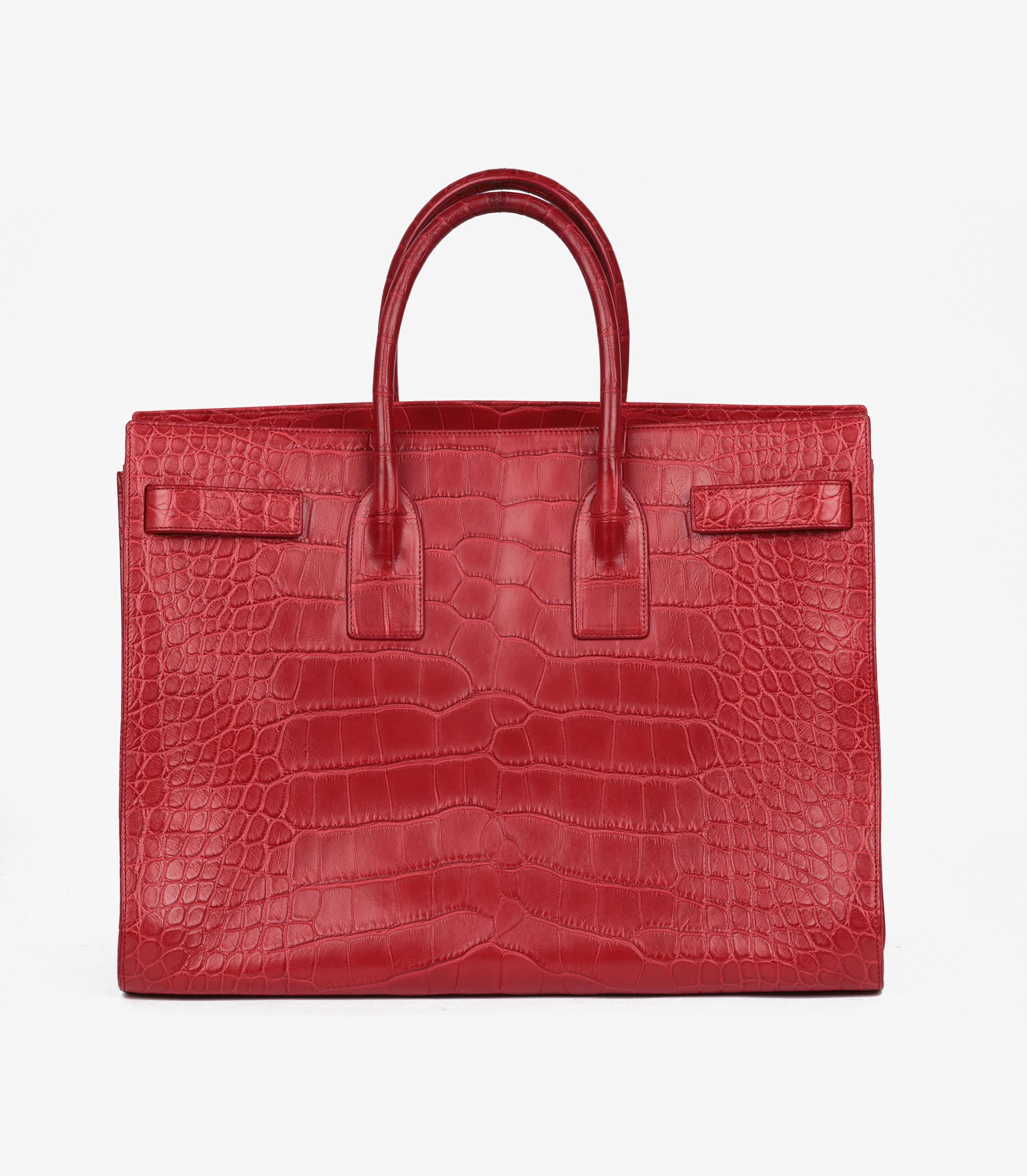 De las mujeres Saint Laurent Red Matte Crocodile Emobssed Calfskin Leather Large Sac De Jour en venta
