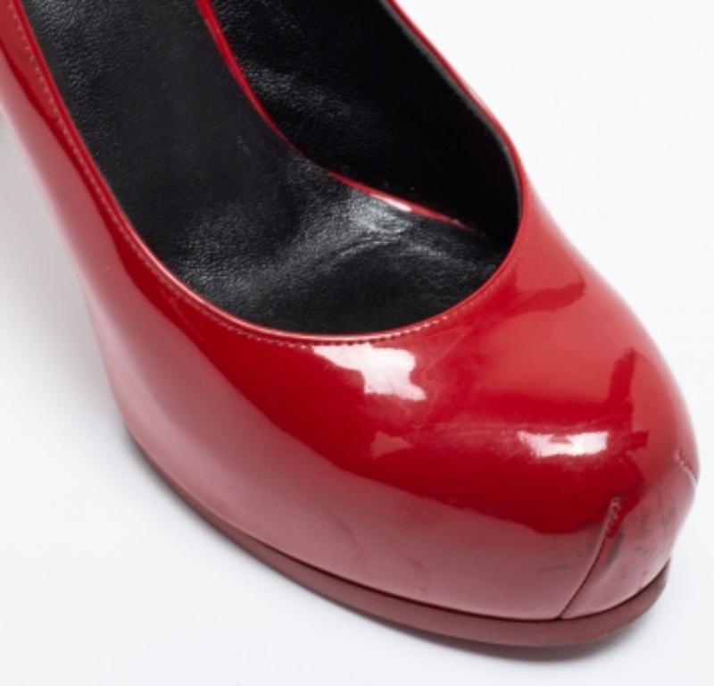 De las mujeres Saint Laurent Bombas de plataforma Tribtoo de charol rojo talla 37.5 en venta