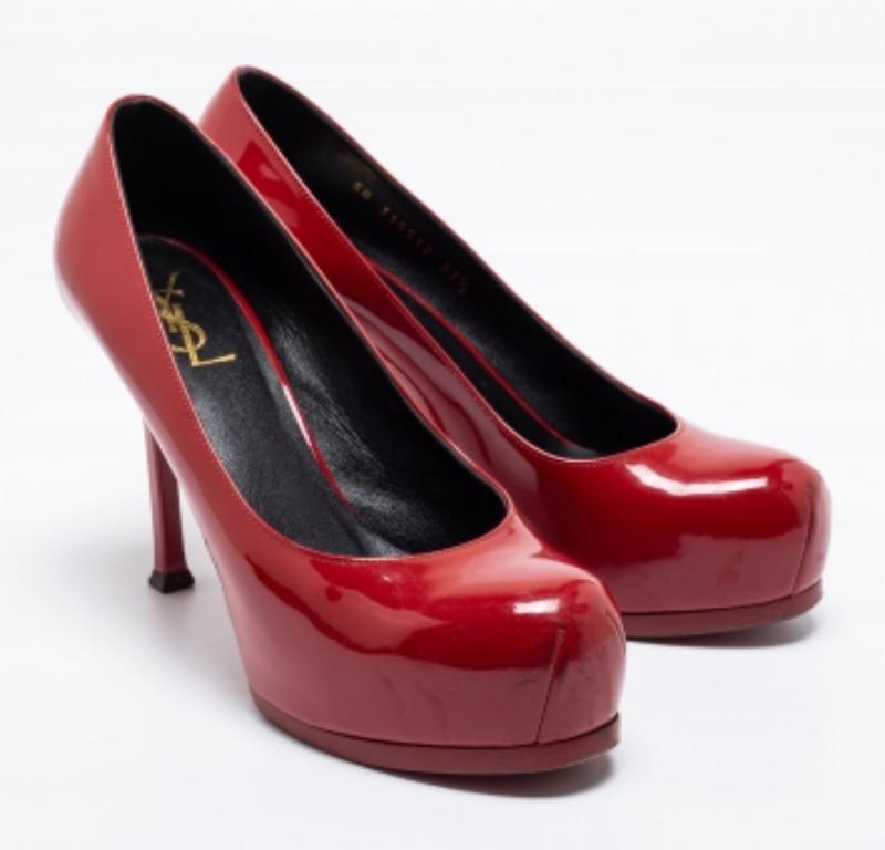 Saint Laurent Bombas de plataforma Tribtoo de charol rojo talla 37.5 en venta 1