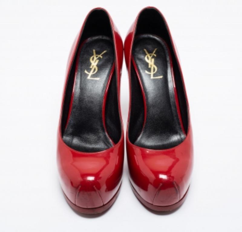 Saint Laurent Bombas de plataforma Tribtoo de charol rojo talla 37.5 en venta 2