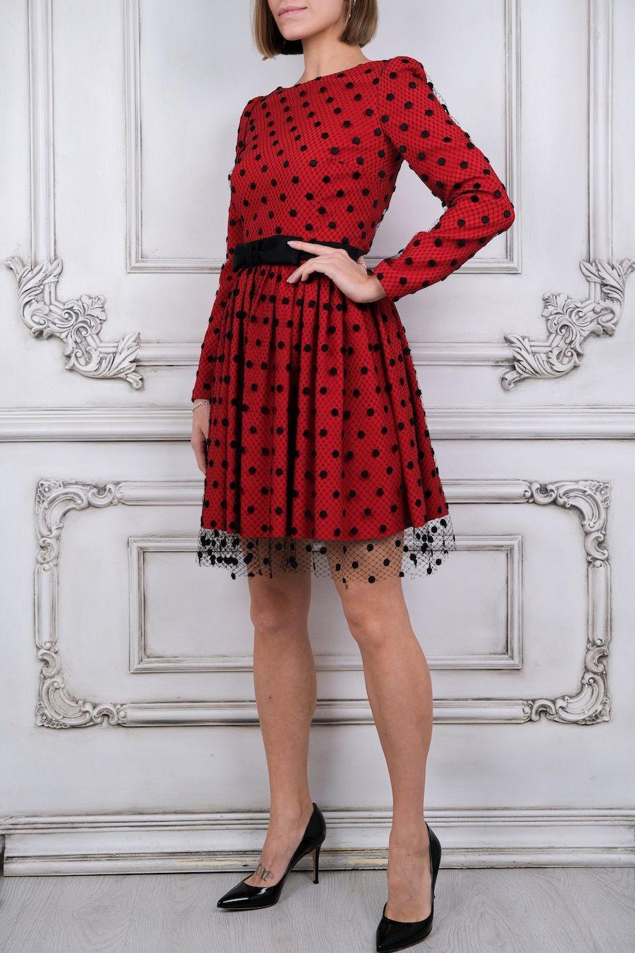 Saint Laurent

Red polka dot mesh dress
Long sleeves, back zipper

Content:
1st fabric: 66% viscose, 34% polyester
2nd fabric: 57% acetate, 43% viscose
3rd fabric: 80% silk, 20% polyester
Lining: 100% silk

FR 36 - EU 40

Pre-owned, excellent