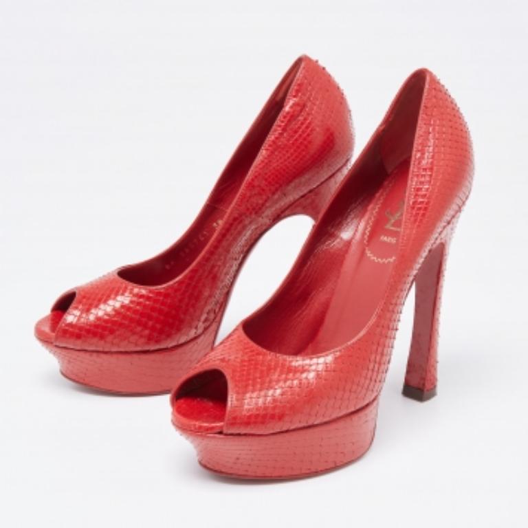 Women's Saint Laurent Red Snakeskin Palais Platform Peep Toe Pumps Size 38 For Sale