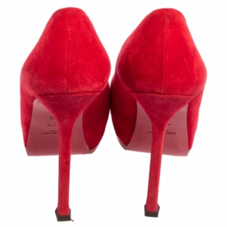 Saint Laurent Tribtoo escarpins à plateforme en daim rouge taille 37,5 Pour femmes en vente