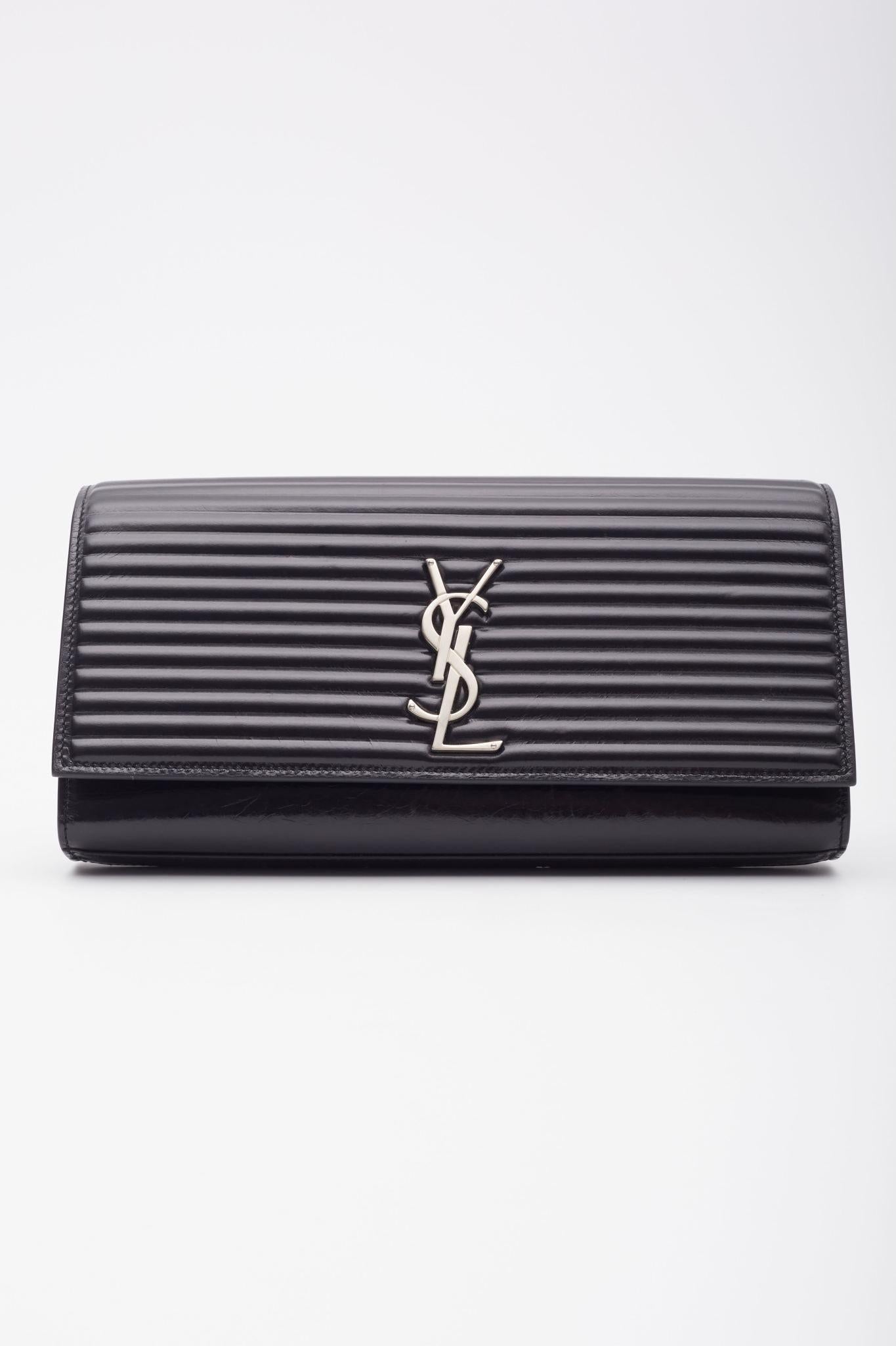 Saint Laurent Ribbed Calfskin Opium Monogram Clutch Black In Good Condition For Sale In Montreal, Quebec