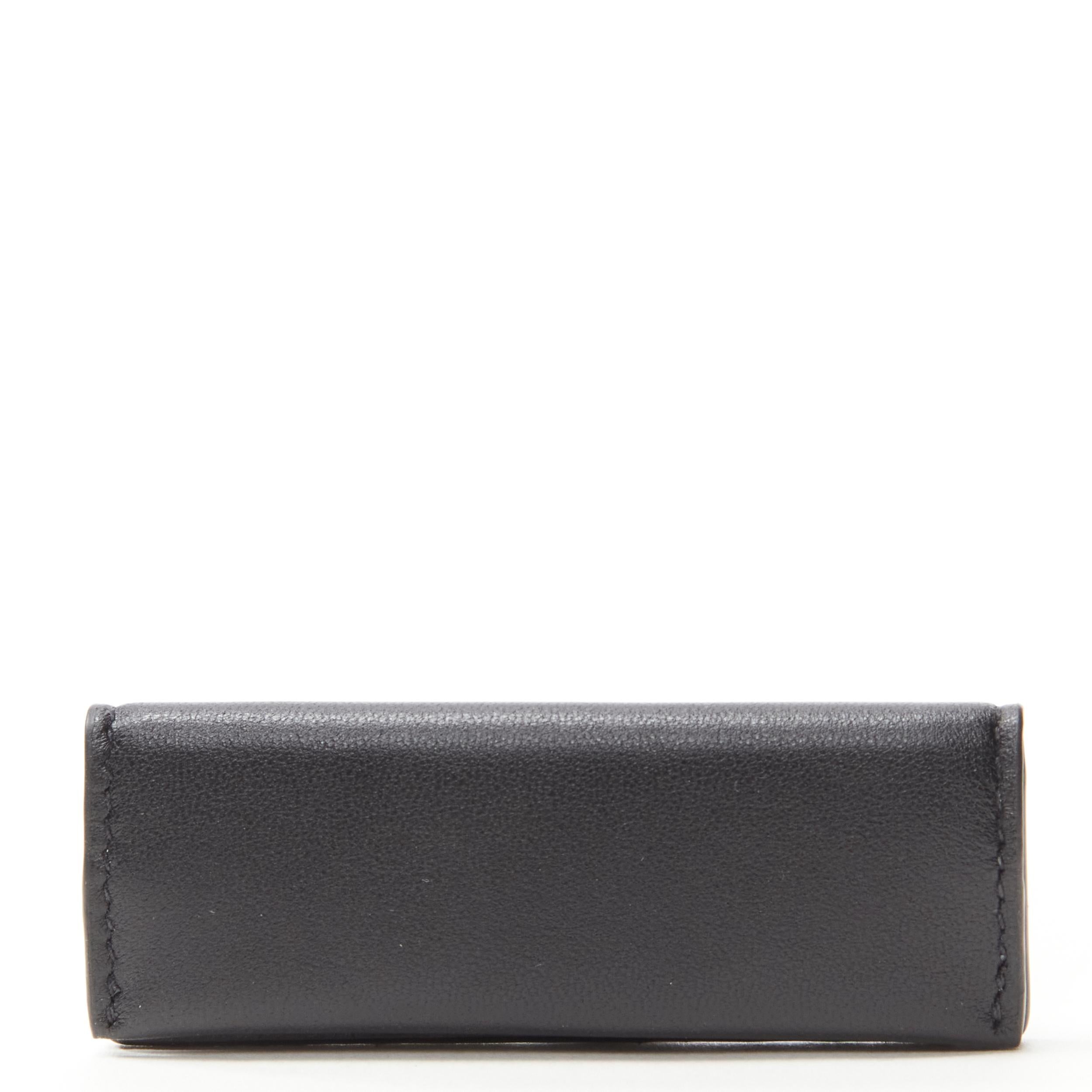 SAINT LAURENT Rive Droite black leather logo Rolling papers case rare 
Reference: JETI/A00228 
Brand: Saint Laurent 
Material: Leather 
Color: Black 
Pattern: Solid 
Closure: Magnet 
Extra Detail: Extremely rare Saint Laurent Rive Droite Rolling