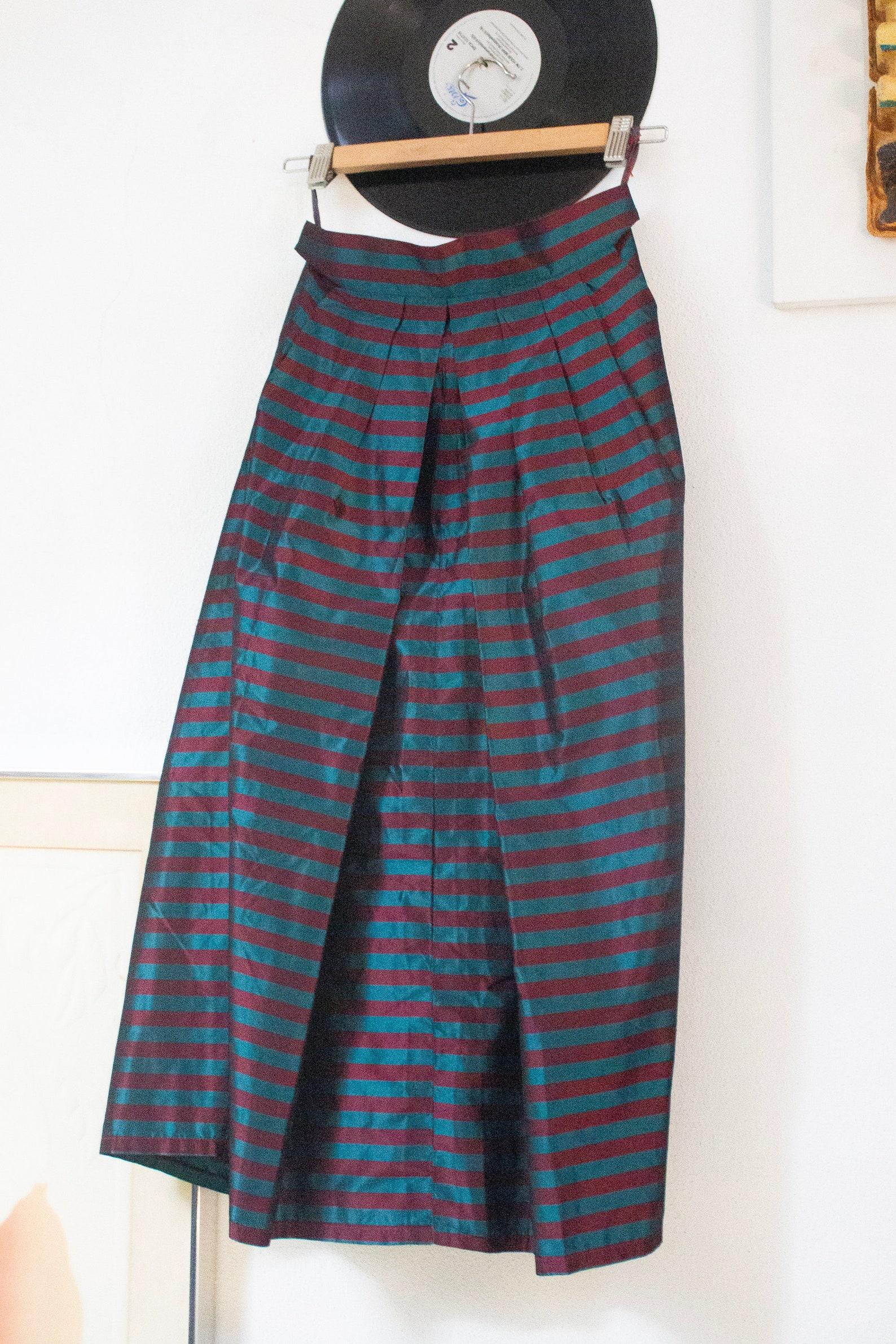 Saint Laurent Rive Gauche f/w 1982 blue and red striped taffeta pleated skirt In Good Condition For Sale In Milano, IT