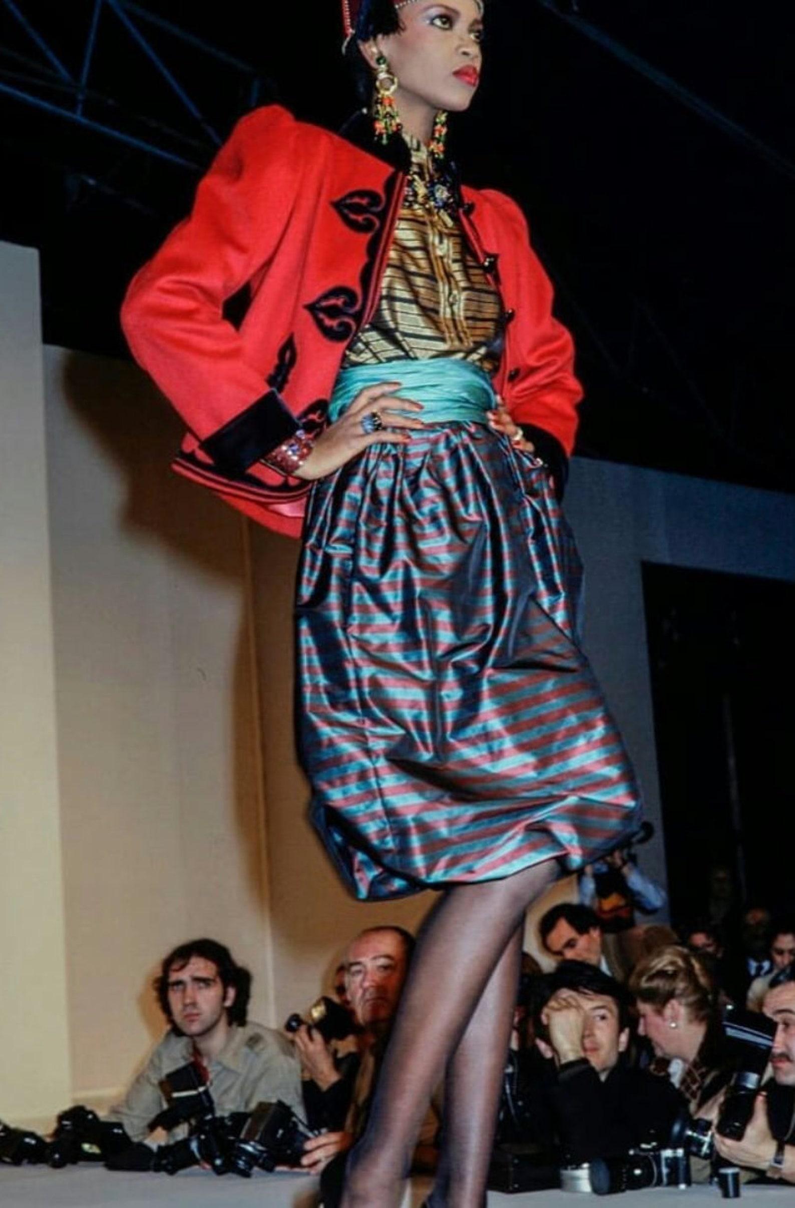 Saint Laurent Rive Gauche f/w 1982 blue and red striped taffeta pleated skirt For Sale 3