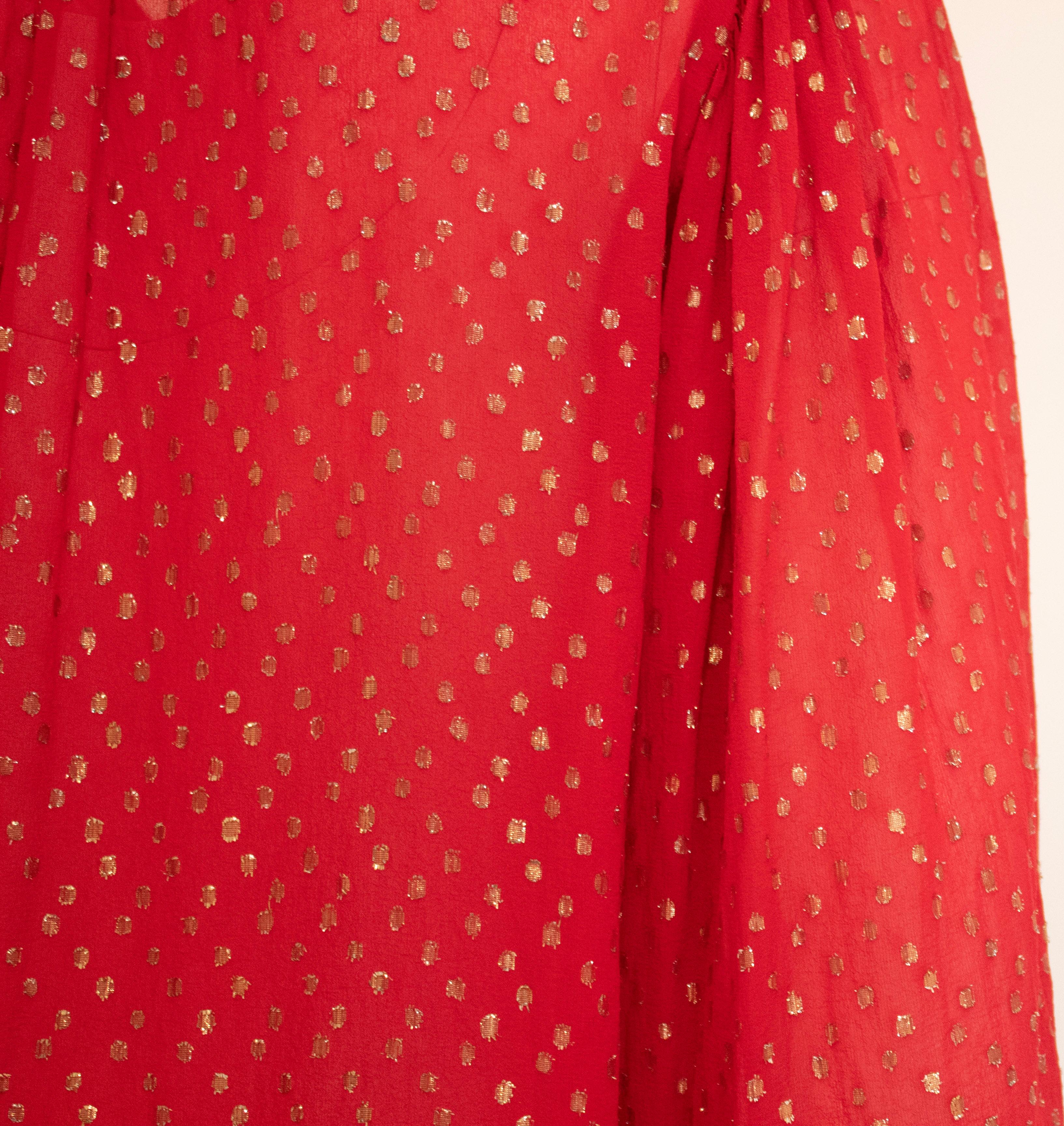 Saint Laurent Rive Gauche Vintage, camicetta in seta con colletto a balze e pois svizzeri, vintage. in vendita 1