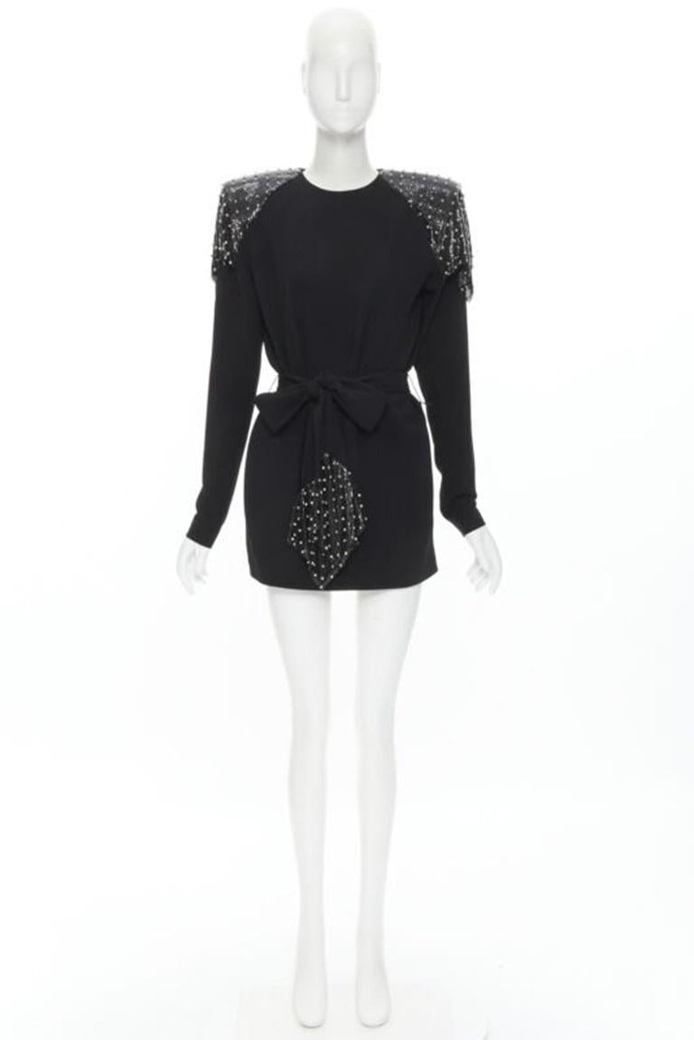 SAINT LAURENT Vestido con cinturón y hombreras de cota de malla negro FR38 S en venta 8
