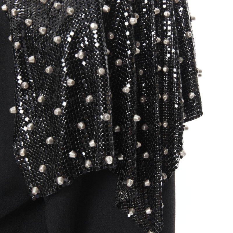 SAINT LAURENT Vestido con cinturón y hombreras de cota de malla negro FR38 S en venta 3