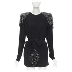 SAINT LAURENT Runway schwarzes Kettenhemd mit Nieten und Schulterpolster, gegürtetes Kleid FR38 S