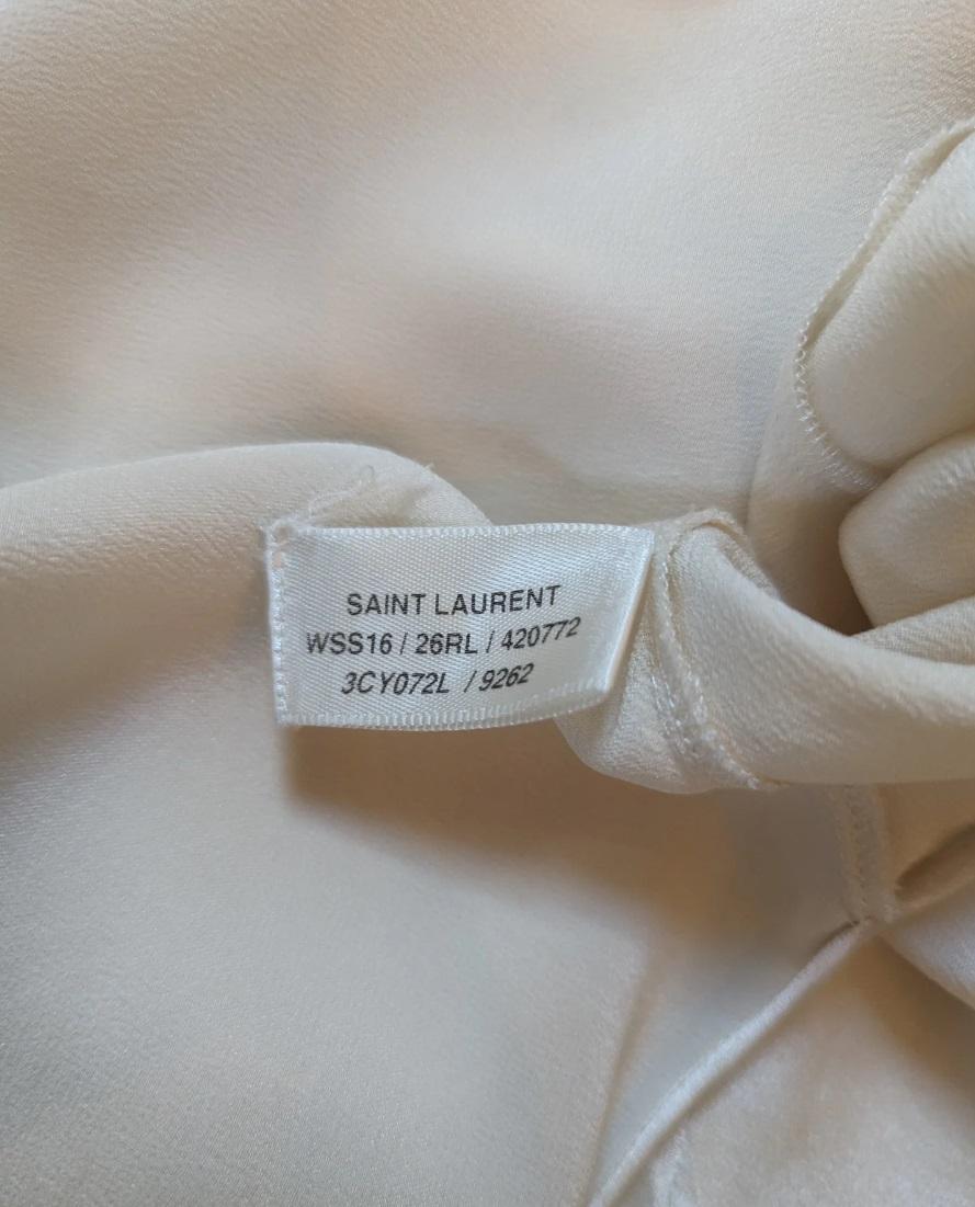 Saint Laurent S/S2016 - Robe asymétrique en soie Hedi Slimane en vente 8