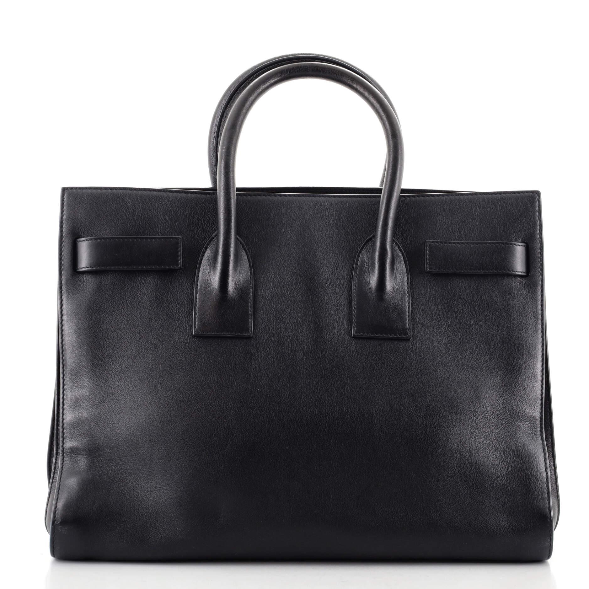 Saint Laurent Sac de Jour Tasche aus Leder Klein im Zustand „Gut“ in NY, NY