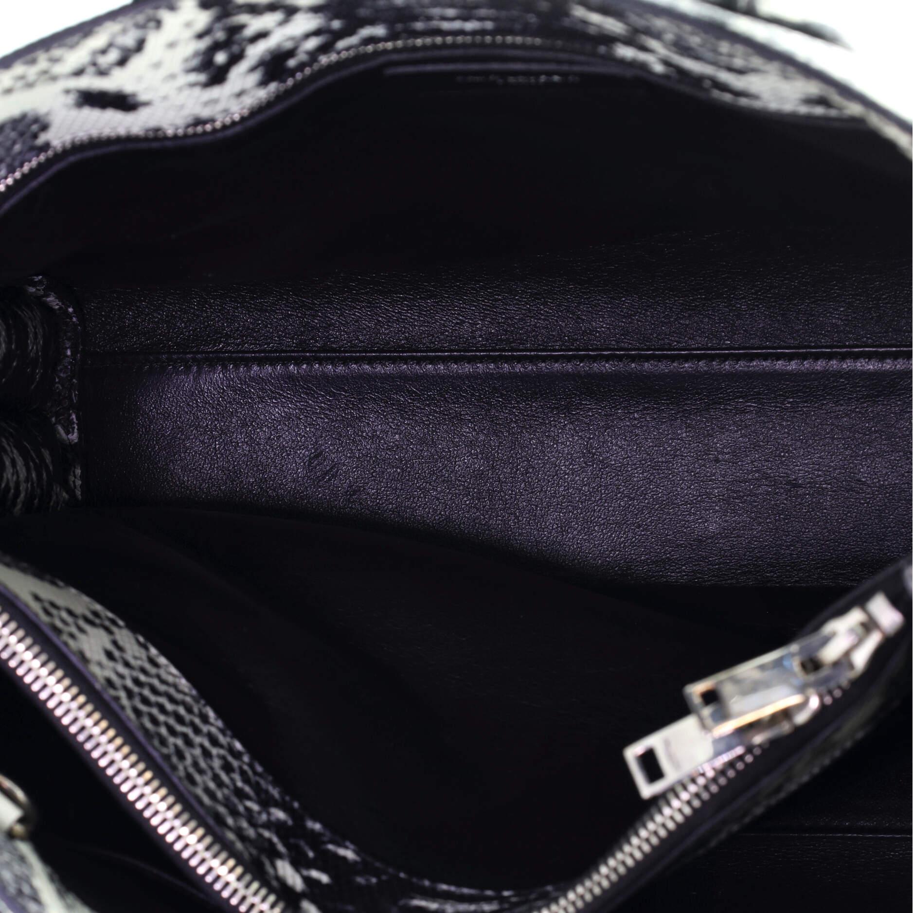 Saint Laurent Sac de Jour Tasche aus geprägtem Leder mit Pythonprägung Klein für Damen oder Herren