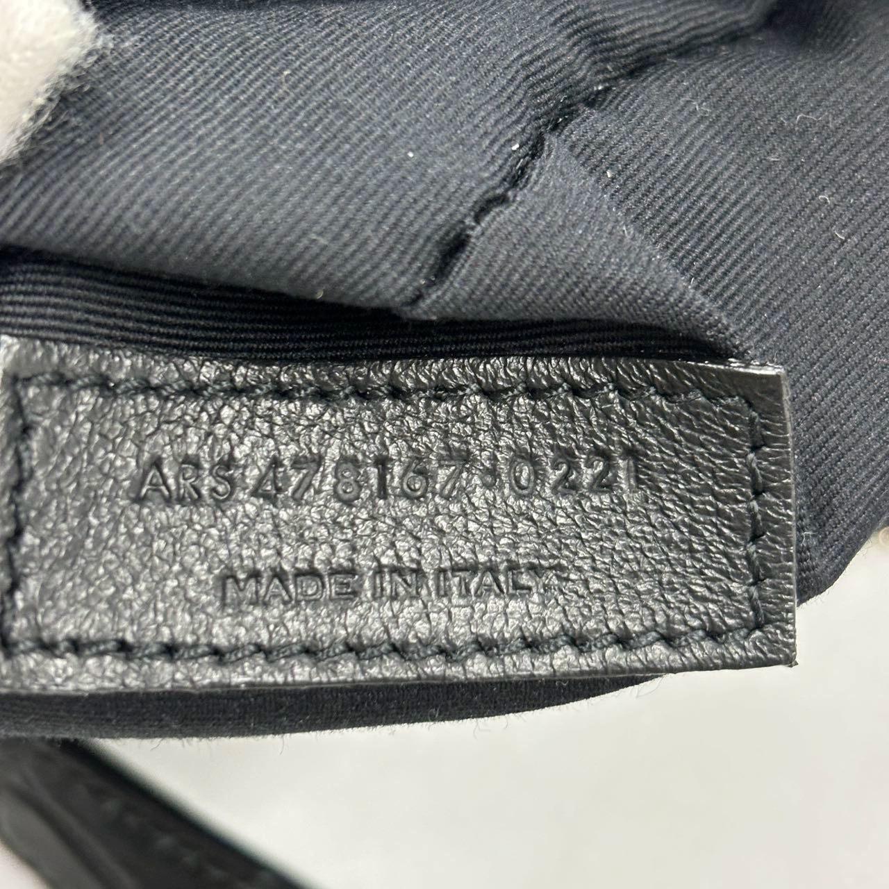 Saint Laurent Sac De Jour Große schwarze Handtasche aus Leder mit Krokodilprägung im Angebot 9
