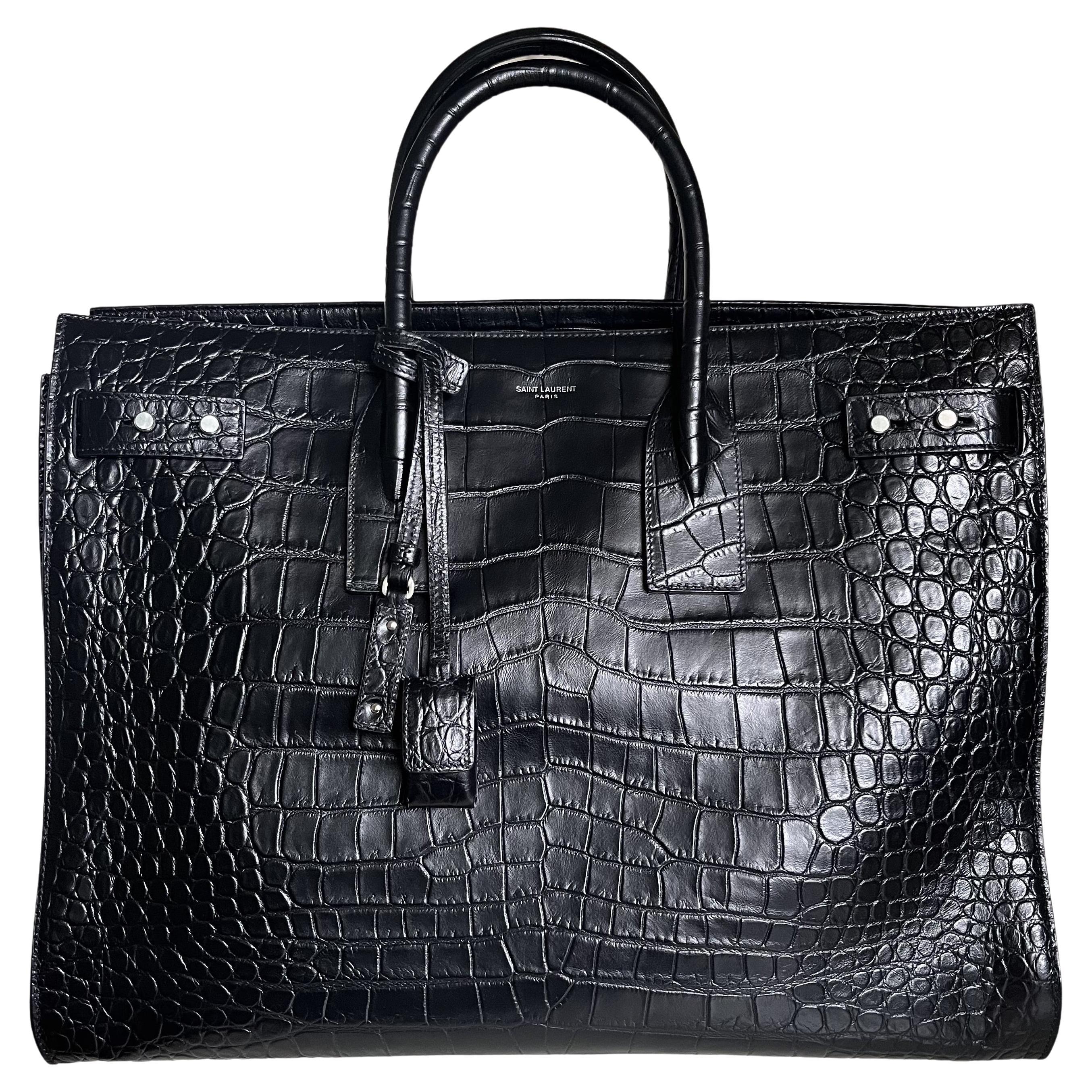 Saint Laurent Sac De Jour Große schwarze Handtasche aus Leder mit Krokodilprägung im Angebot