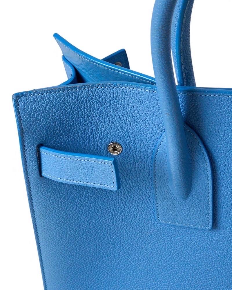 Saint Laurent Sac De Jours Small Granulata Azzurra en vente 9
