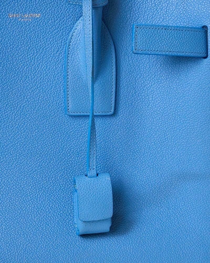 Saint Laurent Sac De Jours Small Granulata Azzurra en vente 10