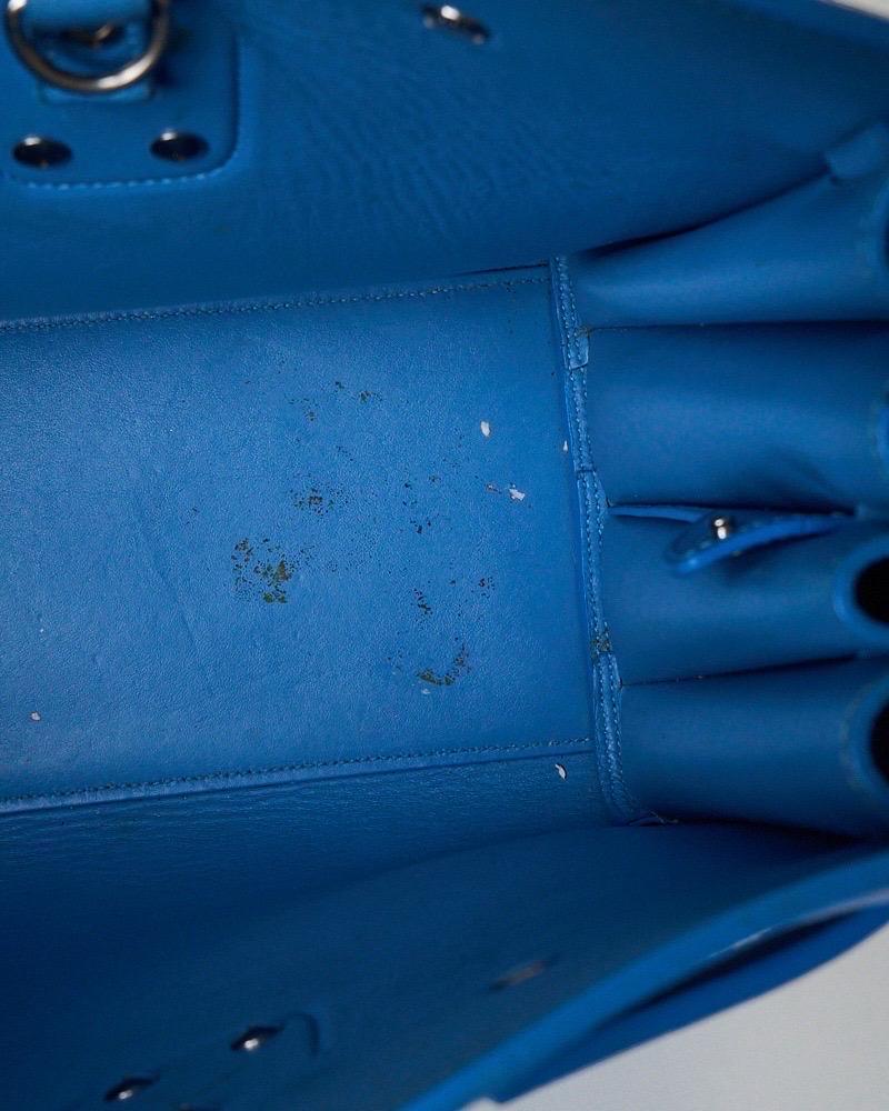 Saint Laurent Sac De Jours Small Granulata Azzurra en vente 12