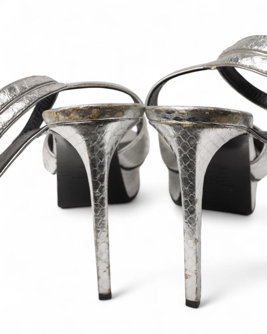 Saint Laurent Silver Python Sandal In Fair Condition For Sale In Torre Del Greco, IT