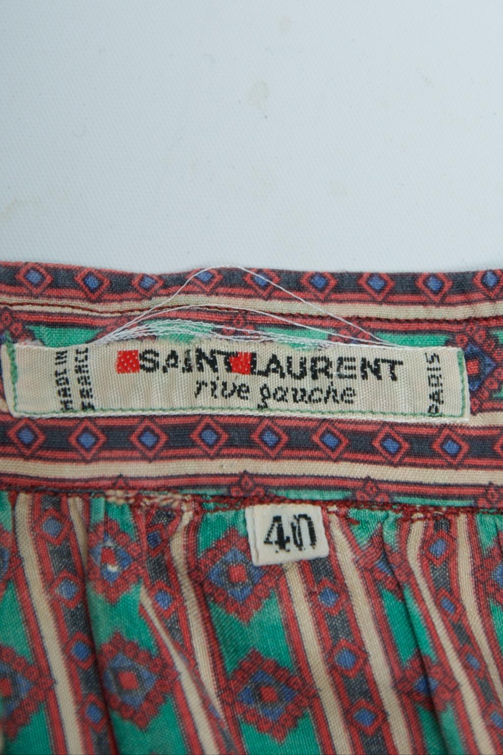 Chemisier en soie imprimé Saint Laurent en vente 5