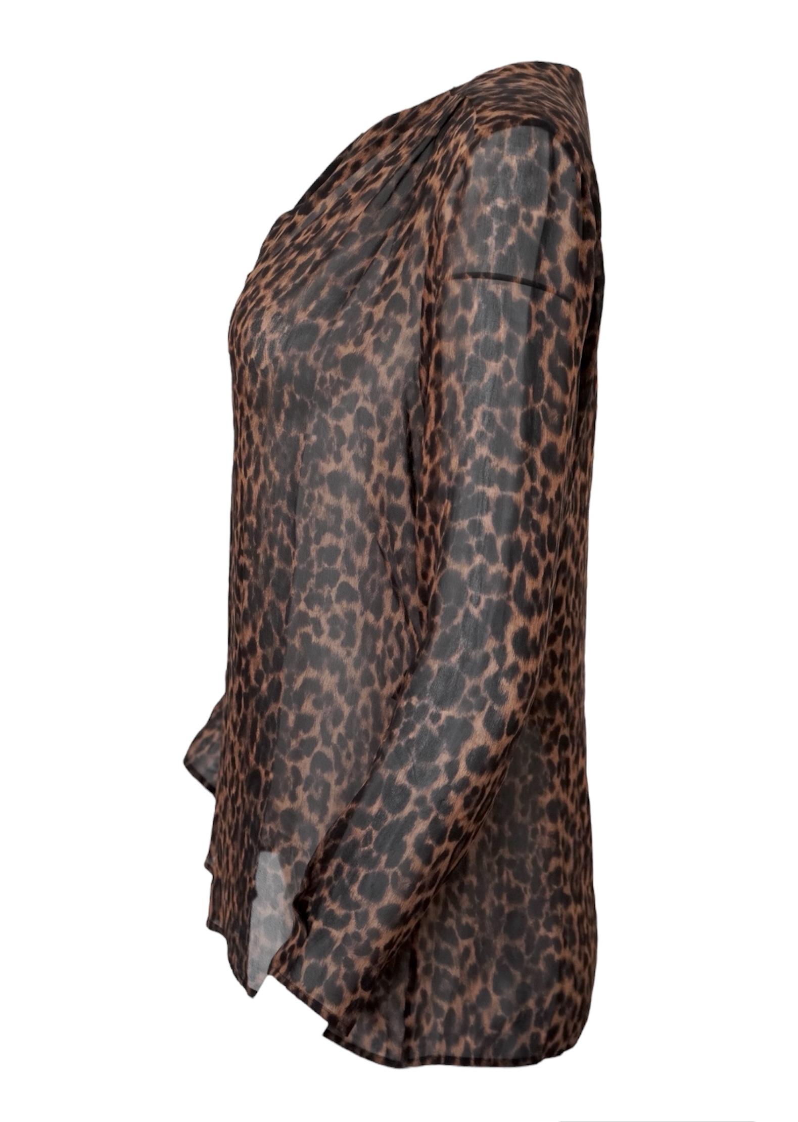 Donna Saint Laurent Top in seta trasparente con bottoni leopardati in vendita