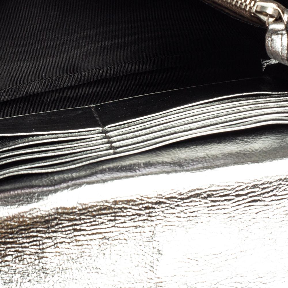 Saint Laurent Silver Leather Belle De Jour Chain Clutch In Excellent Condition In Dubai, Al Qouz 2