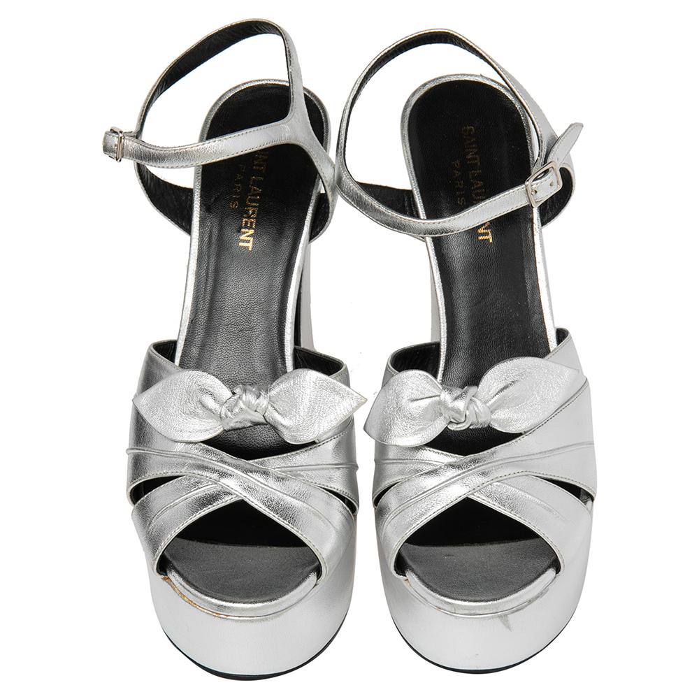 Saint Laurent Silver Leather Candy Bow Platform Sandals Size 39.5 In Good Condition In Dubai, Al Qouz 2