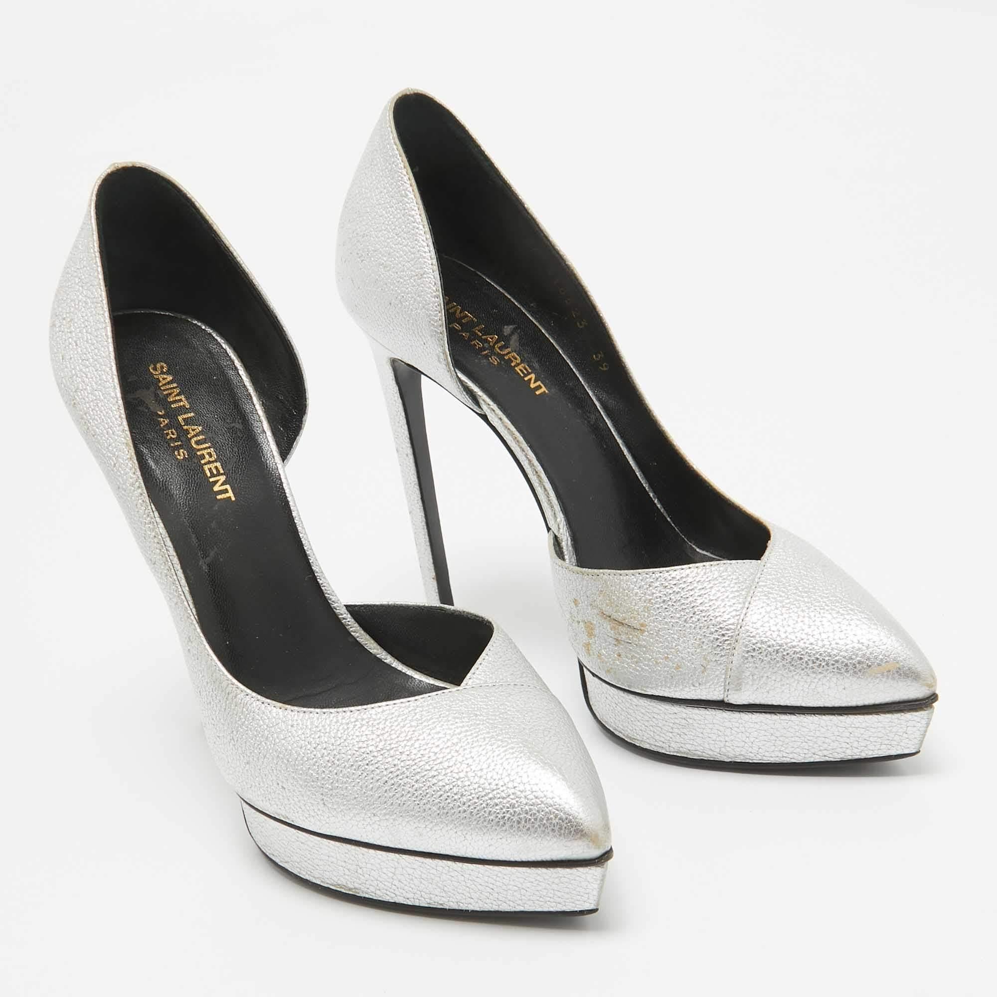 Saint Laurent escarpins Janis D'orsay en cuir argenté taille 39 Bon état - En vente à Dubai, Al Qouz 2