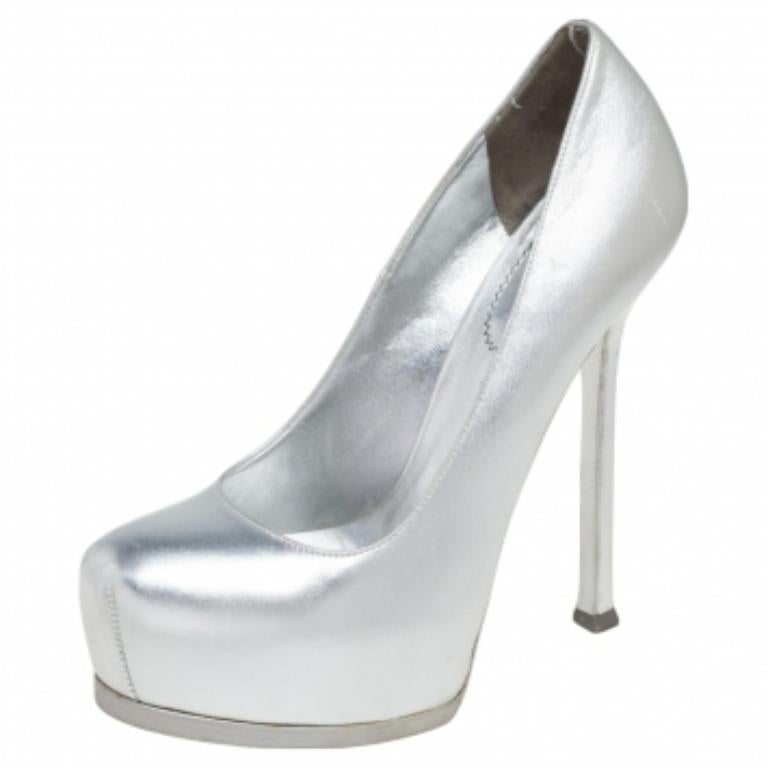 Saint Laurent Bombas de plataforma Tribtoo de piel plateada Talla 37.5 en venta 2