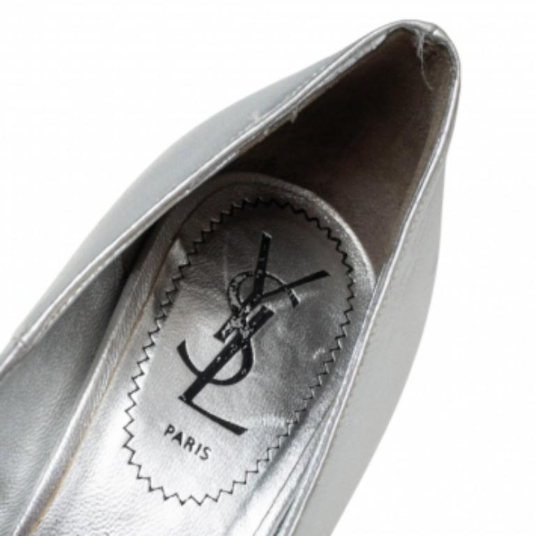 Saint Laurent Bombas de plataforma Tribtoo de piel plateada Talla 37.5 en venta 3