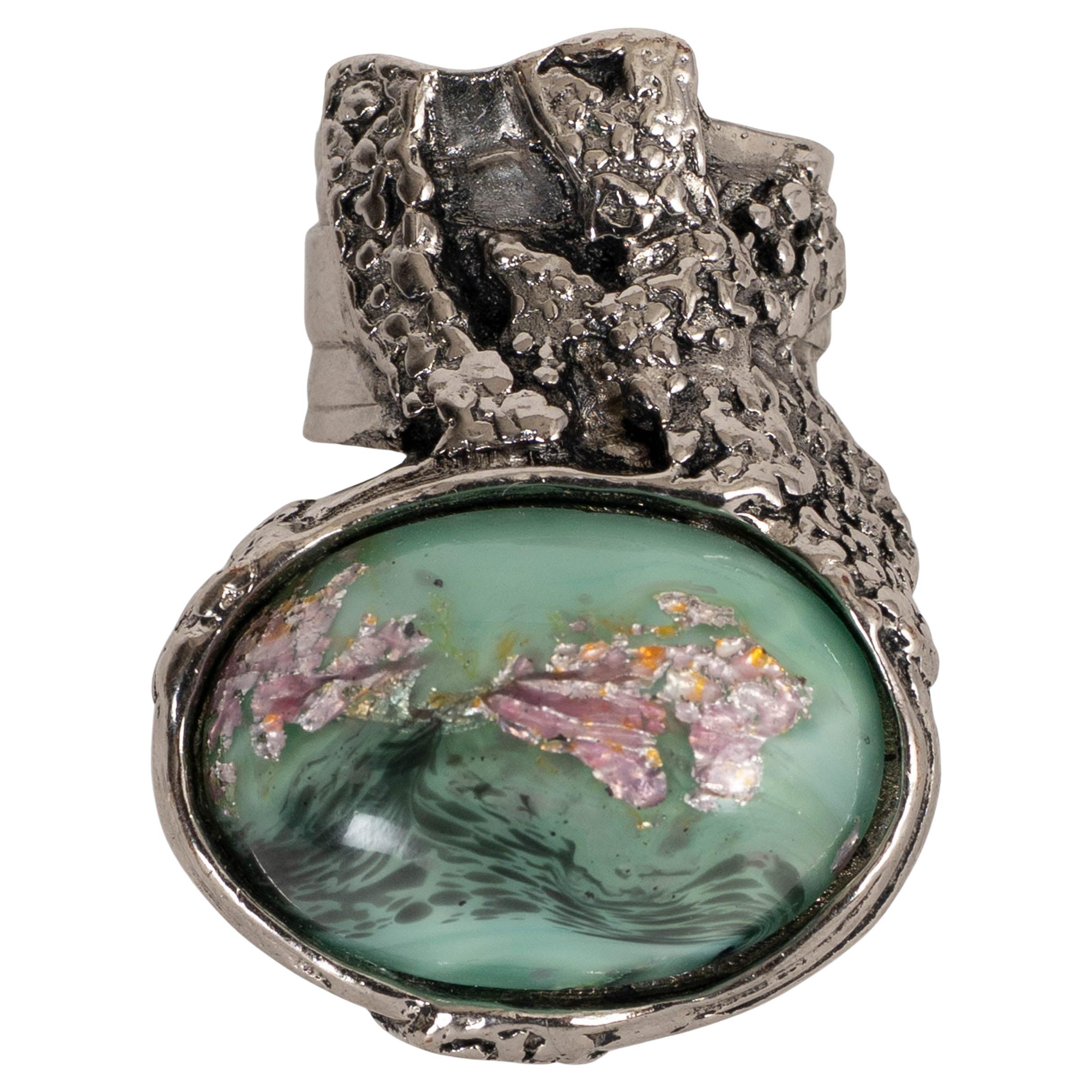 SAINT LAURENT bague ARSTY en métal argenté et verre vert menthe 6 / 6.5 en vente