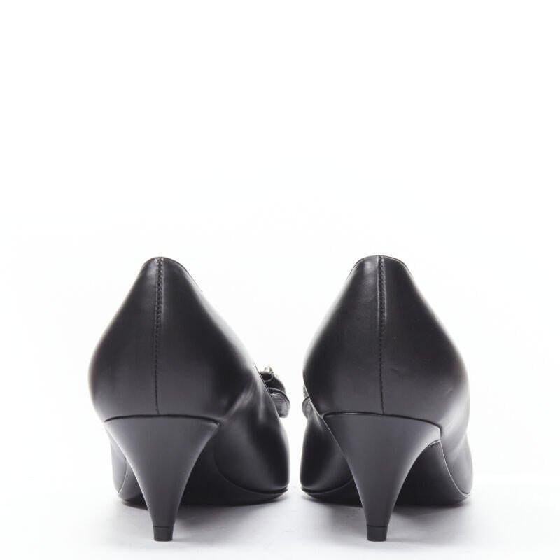 SAINT LAURENT argento con borchie e fiocco, punta della pompa EU37 in vendita 1