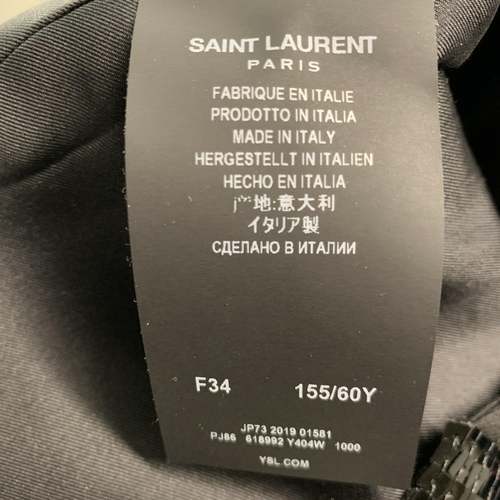 SAINT LAURENT Taille 2 Short plissé en laine noire en vente 2