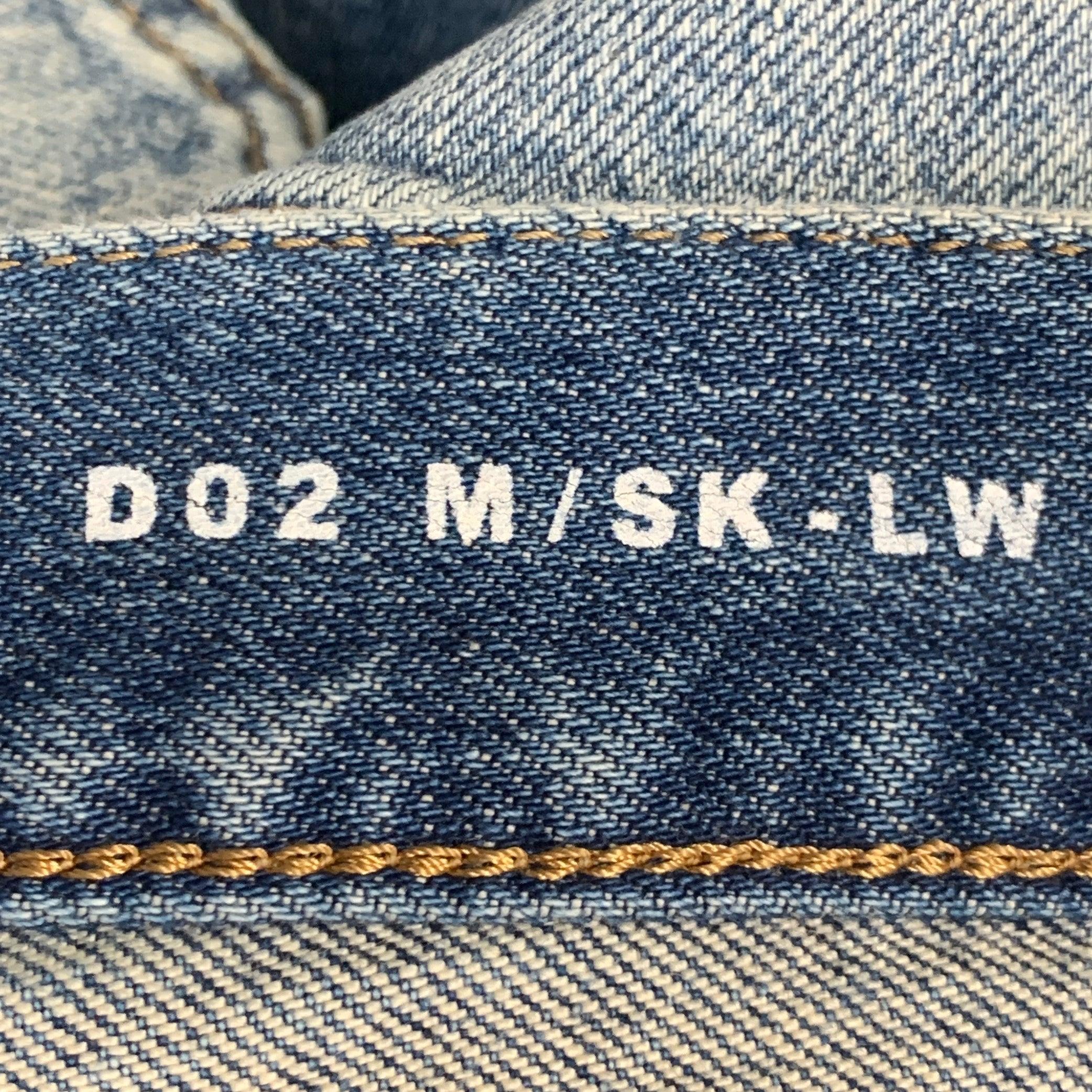 SAINT LAURENT Taille 30 Bleu Distressed Cotton Blend Twill Slim Tapered Jeans en vente 1