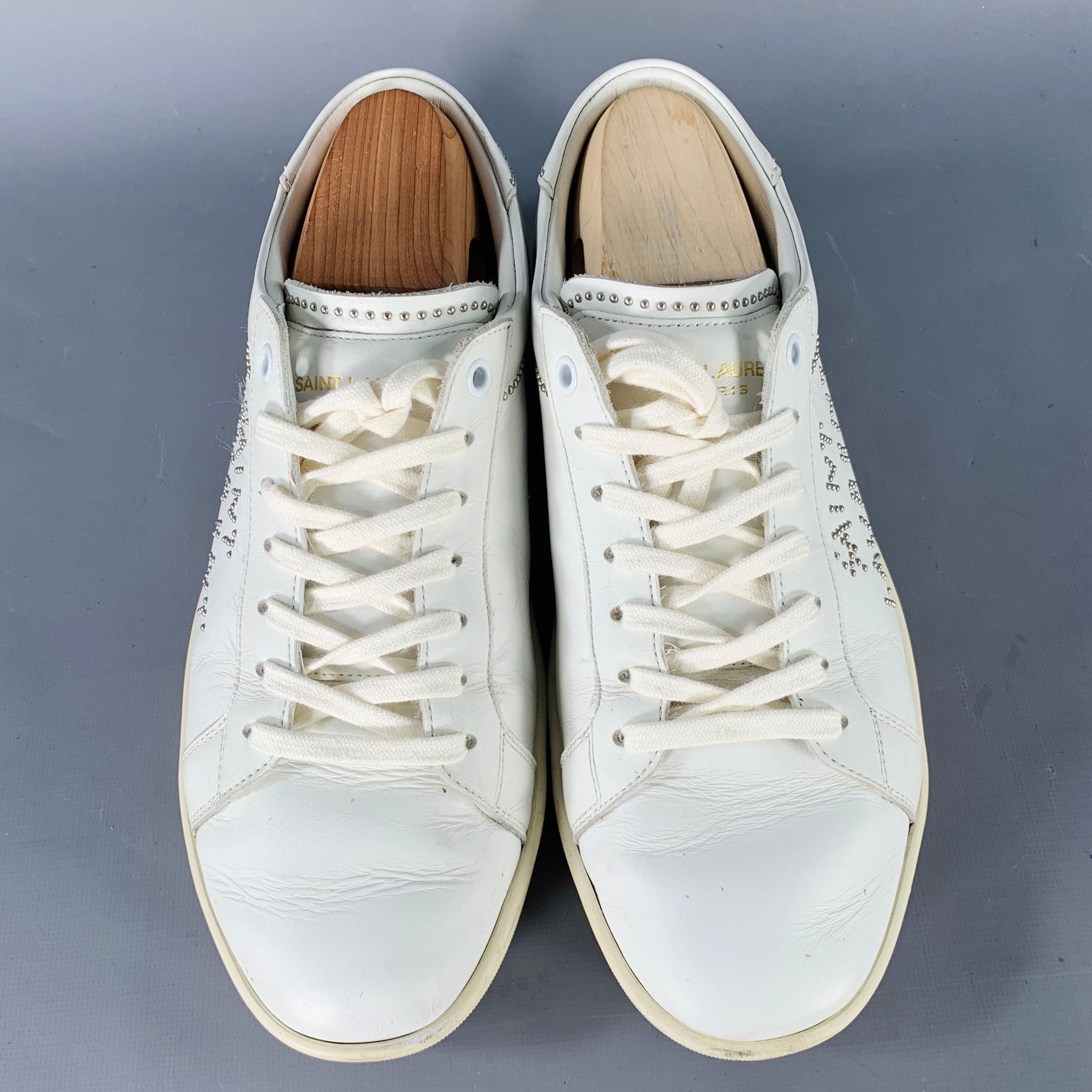 SAINT LAURENT Size 7 White Silver Leather Studded Low Top Sneakers Bon état - En vente à San Francisco, CA