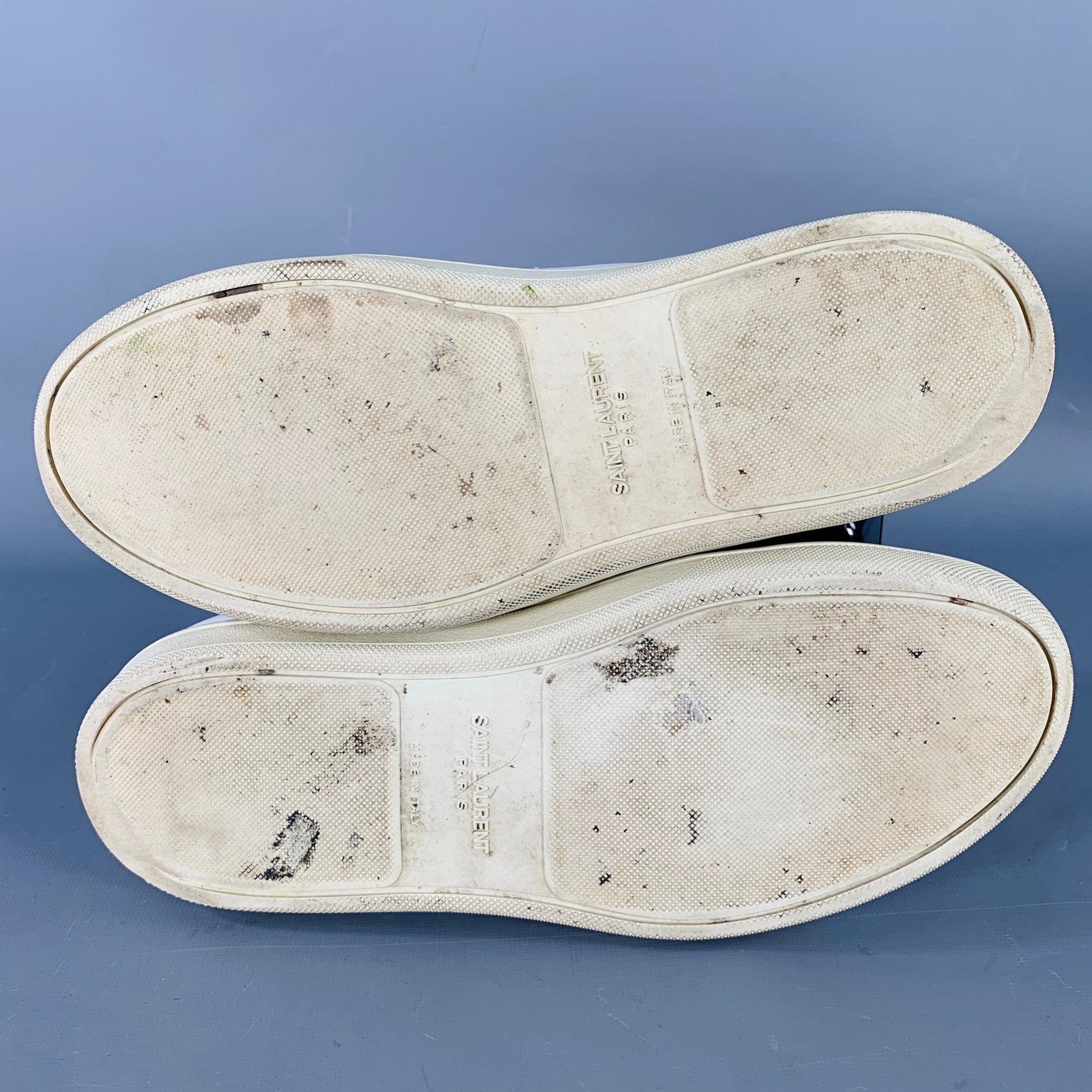 SAINT LAURENT Size 7 White Silver Leather Studded Low Top Sneakers en vente 1