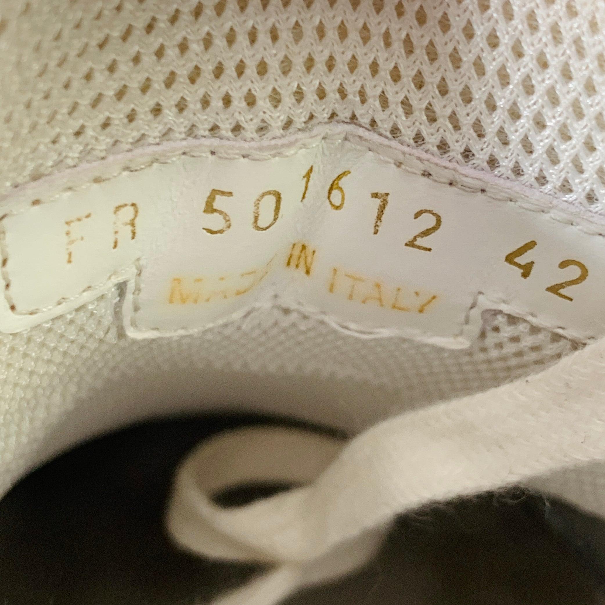 SAINT LAURENT Size 9 White Leather Lace-Up Low Top Sneakers en vente 3